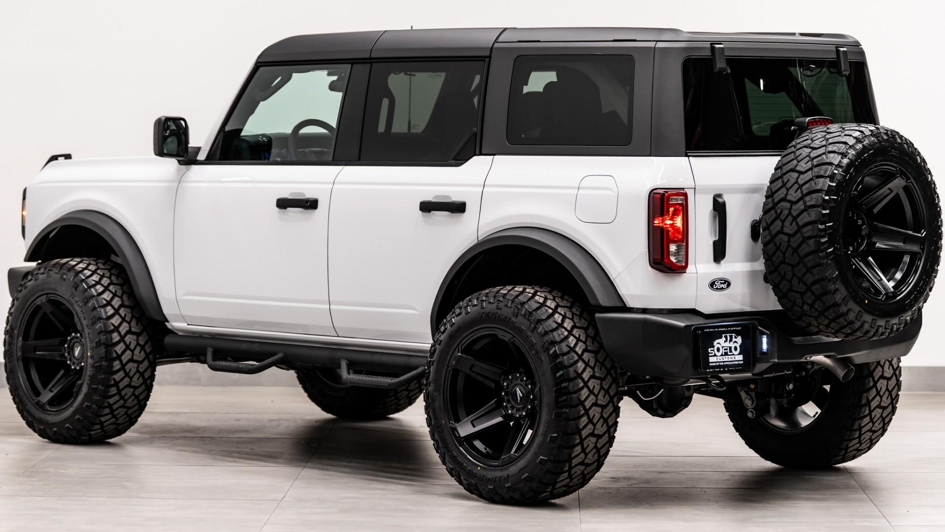 2025 FORD BRONCO in Oxford White, photo 14 of 55