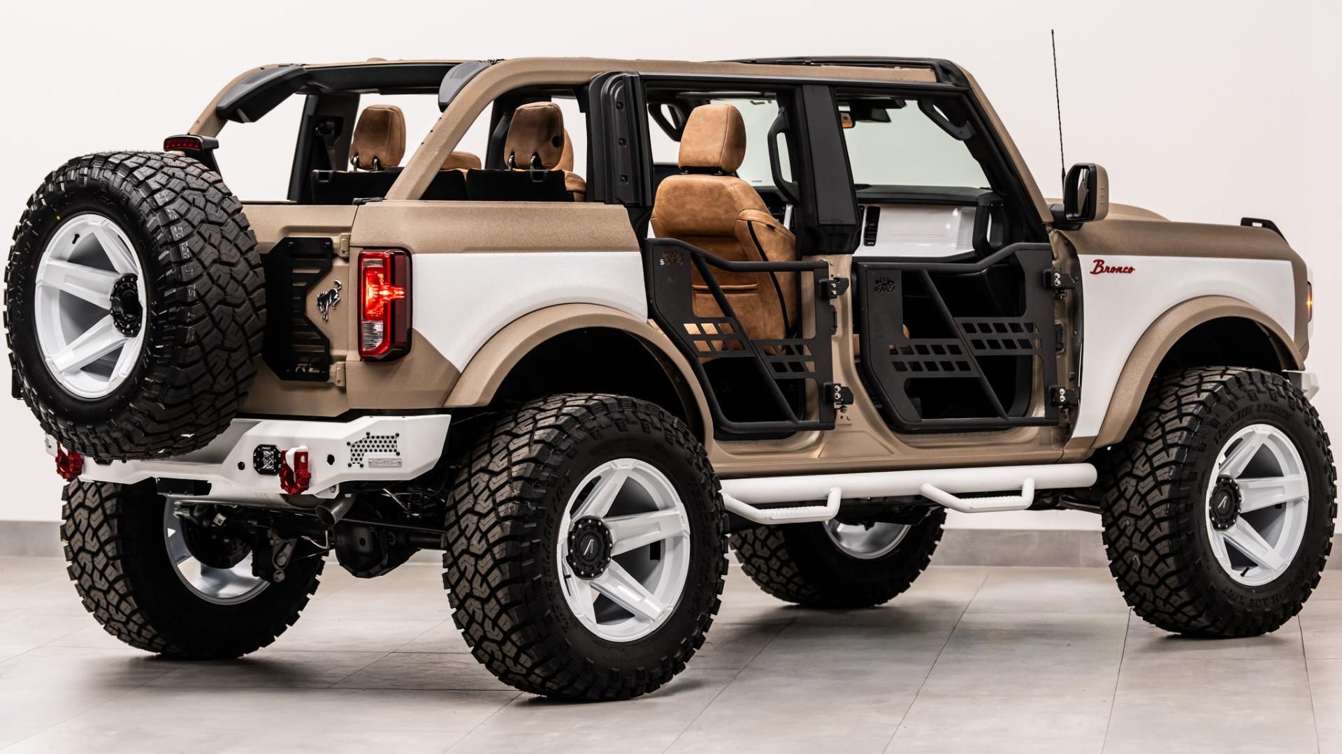 2026 FORD BRONCO in Tan, photo 14 of 58