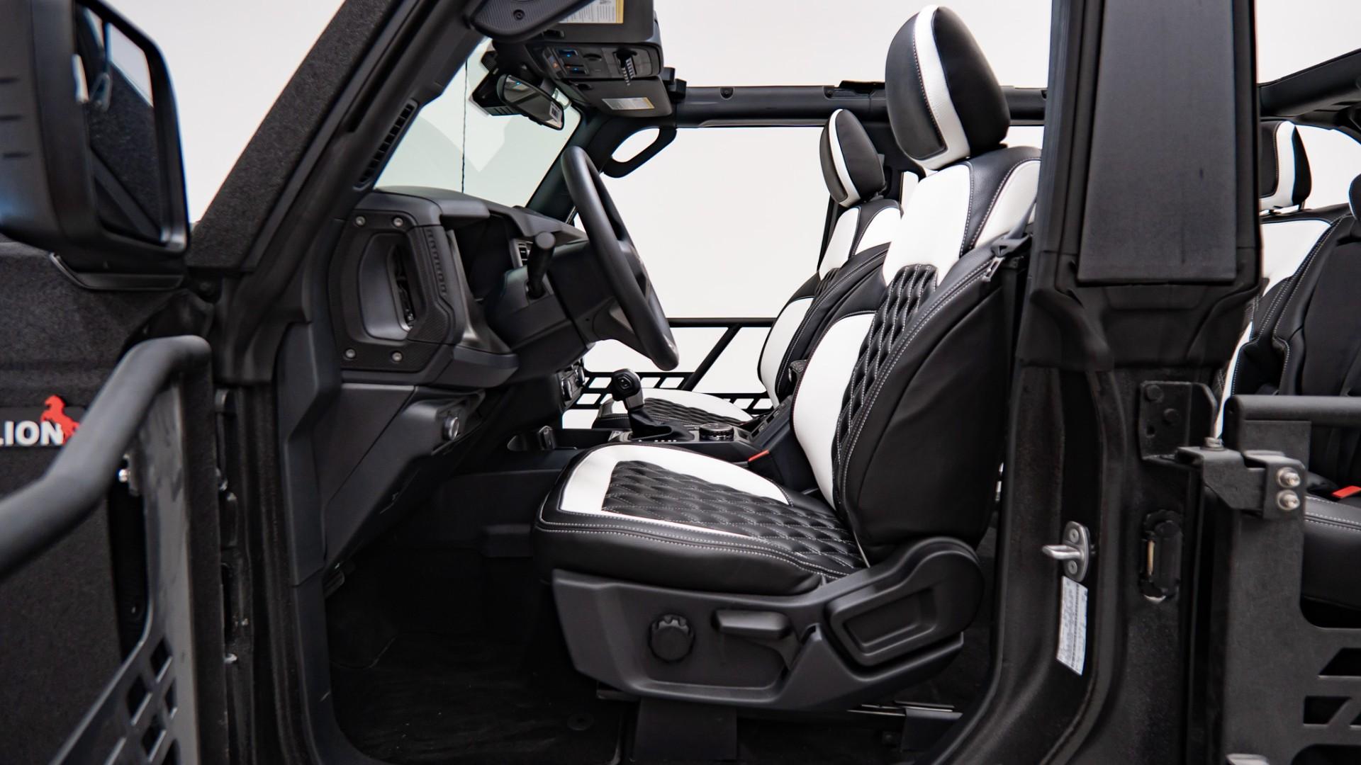 2026 FORD BRONCO 4X4 in Black, photo 32 of 60