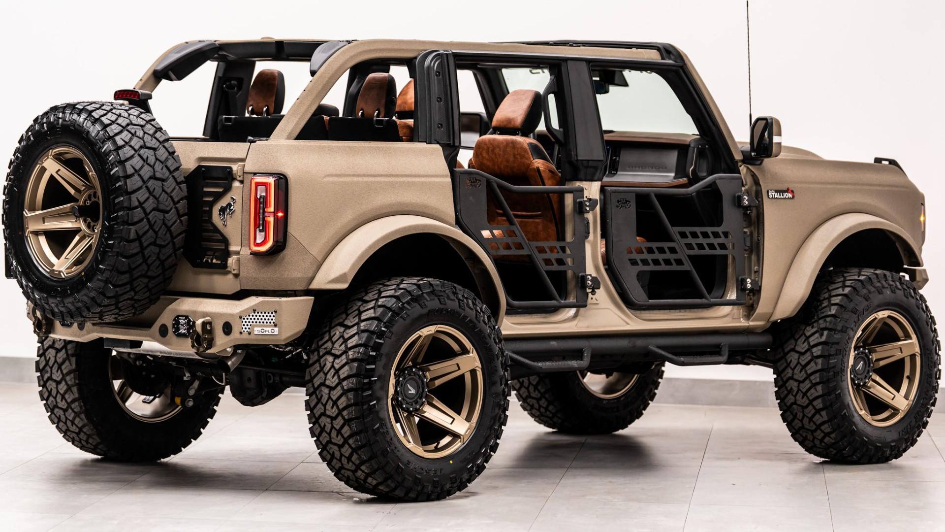 2024 FORD BRONCO in Tan, photo 16 of 59
