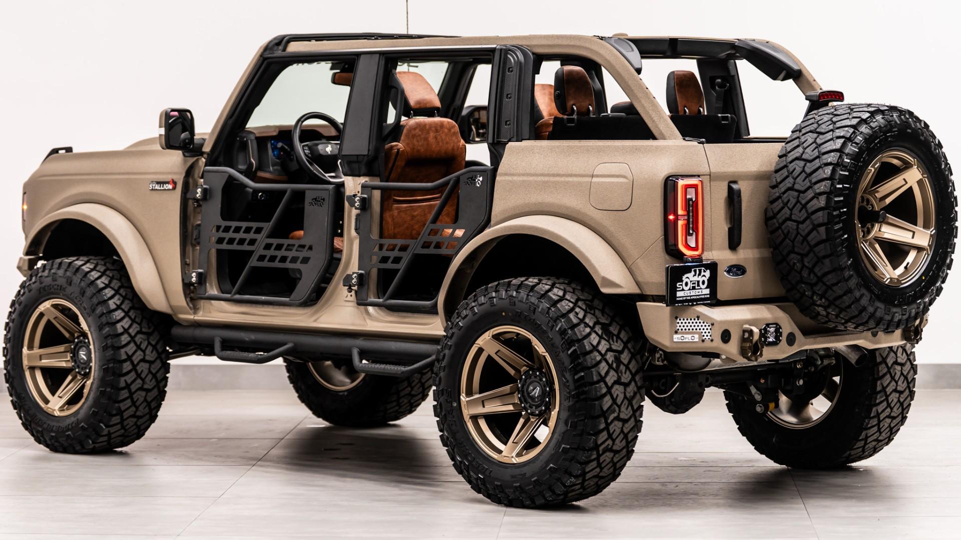 2024 FORD BRONCO in Tan, photo 17 of 59