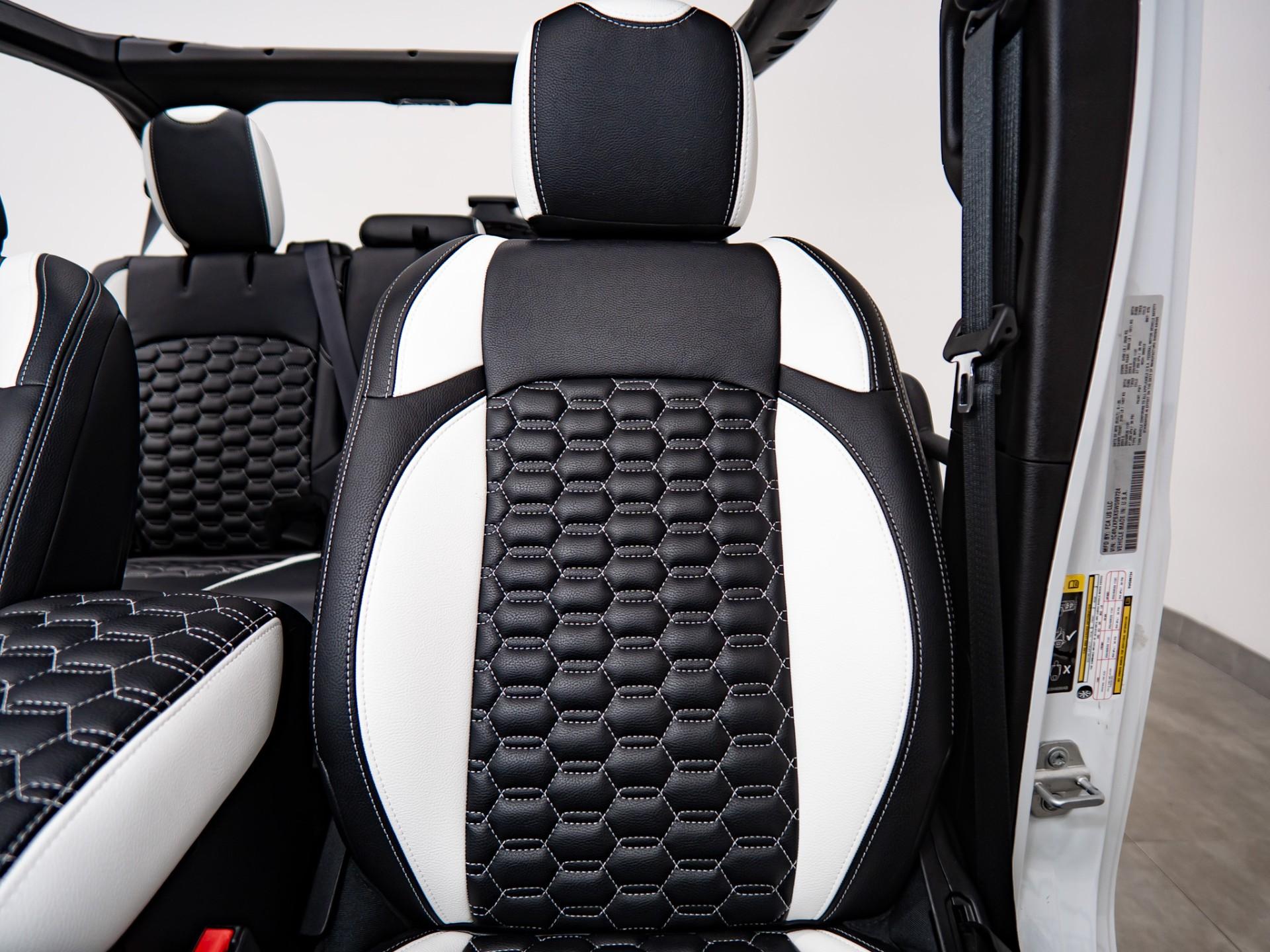 2025 JEEP WRANGLER 4XE in White, photo 36 of 60