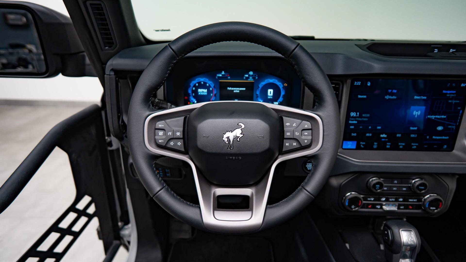 2026 FORD BRONCO 4X4 in Avalanche Gray, photo 17 of 60