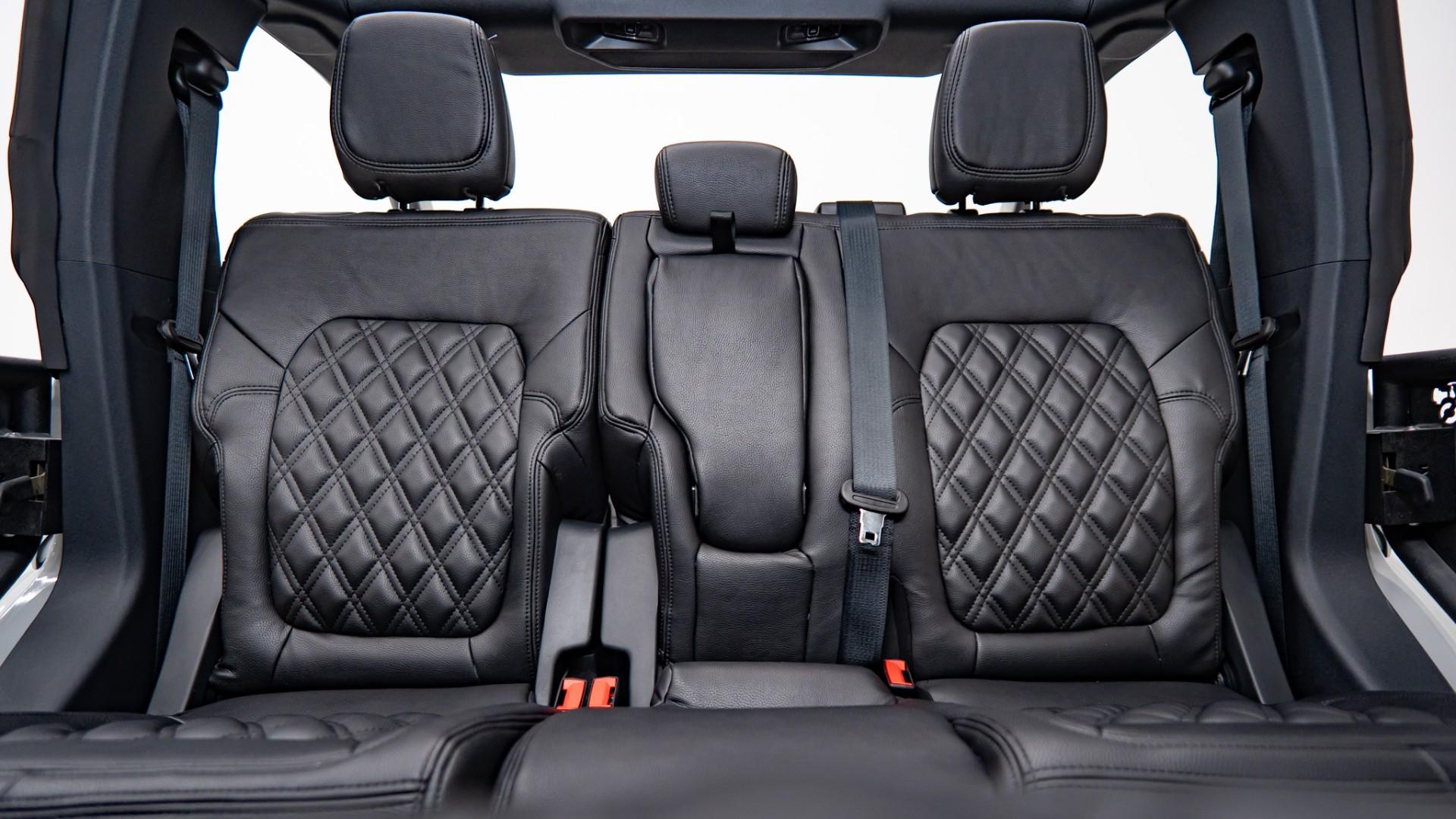 2026 FORD BRONCO 4X4 in Avalanche Gray, photo 32 of 60