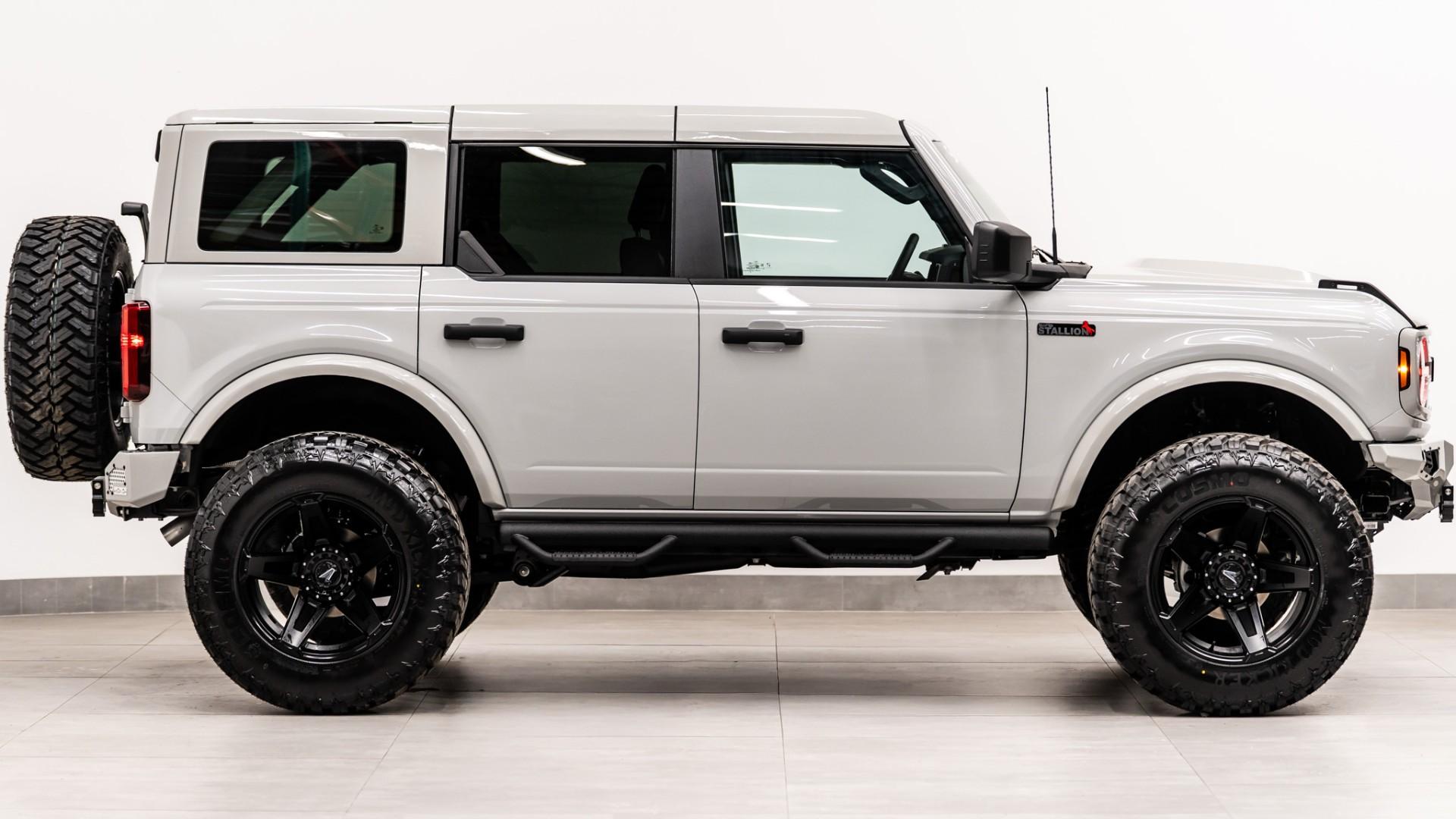 2026 FORD BRONCO 4X4 in Avalanche Gray, photo 6 of 60