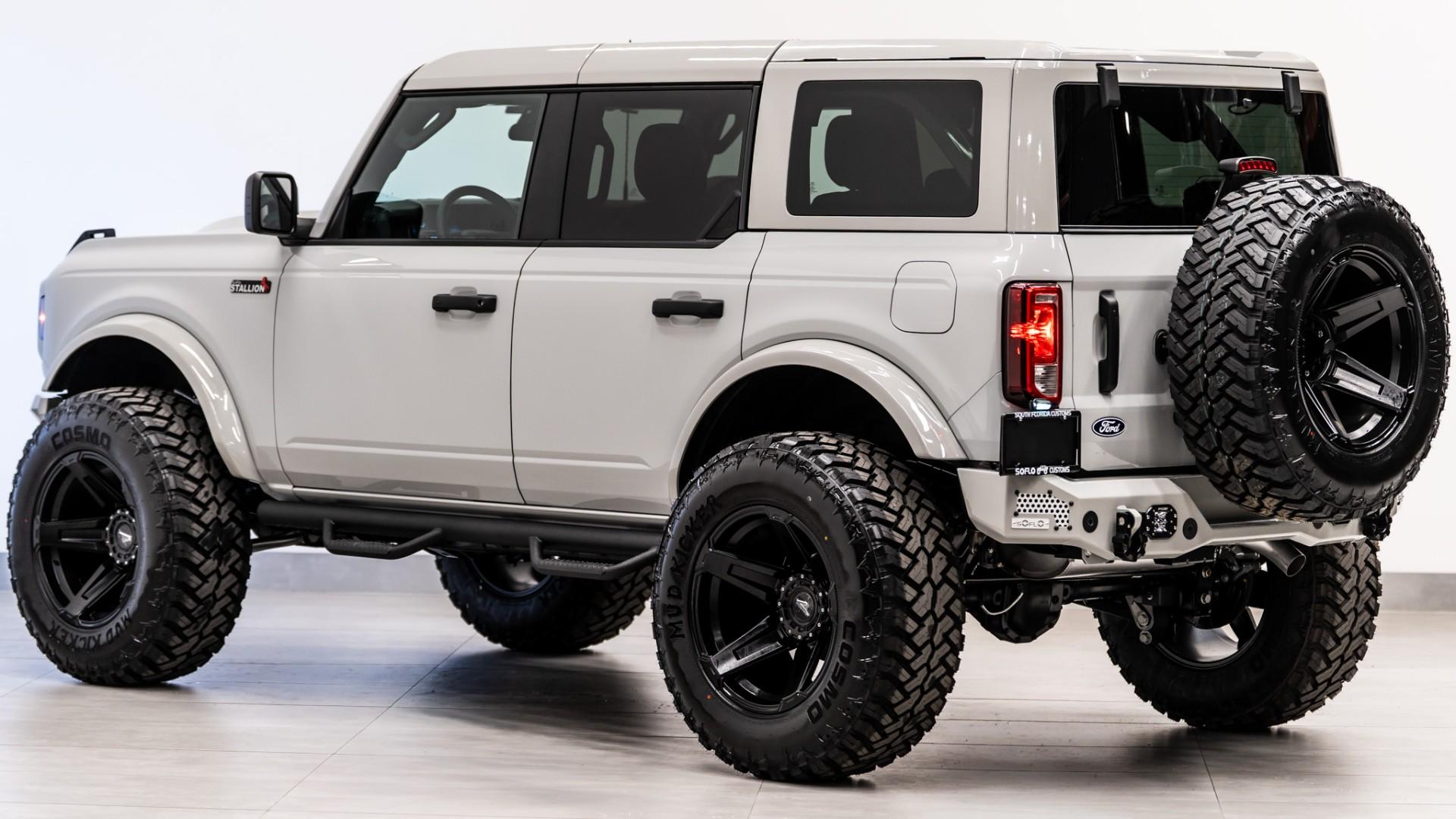 2026 FORD BRONCO 4X4 in Avalanche Gray, photo 9 of 60