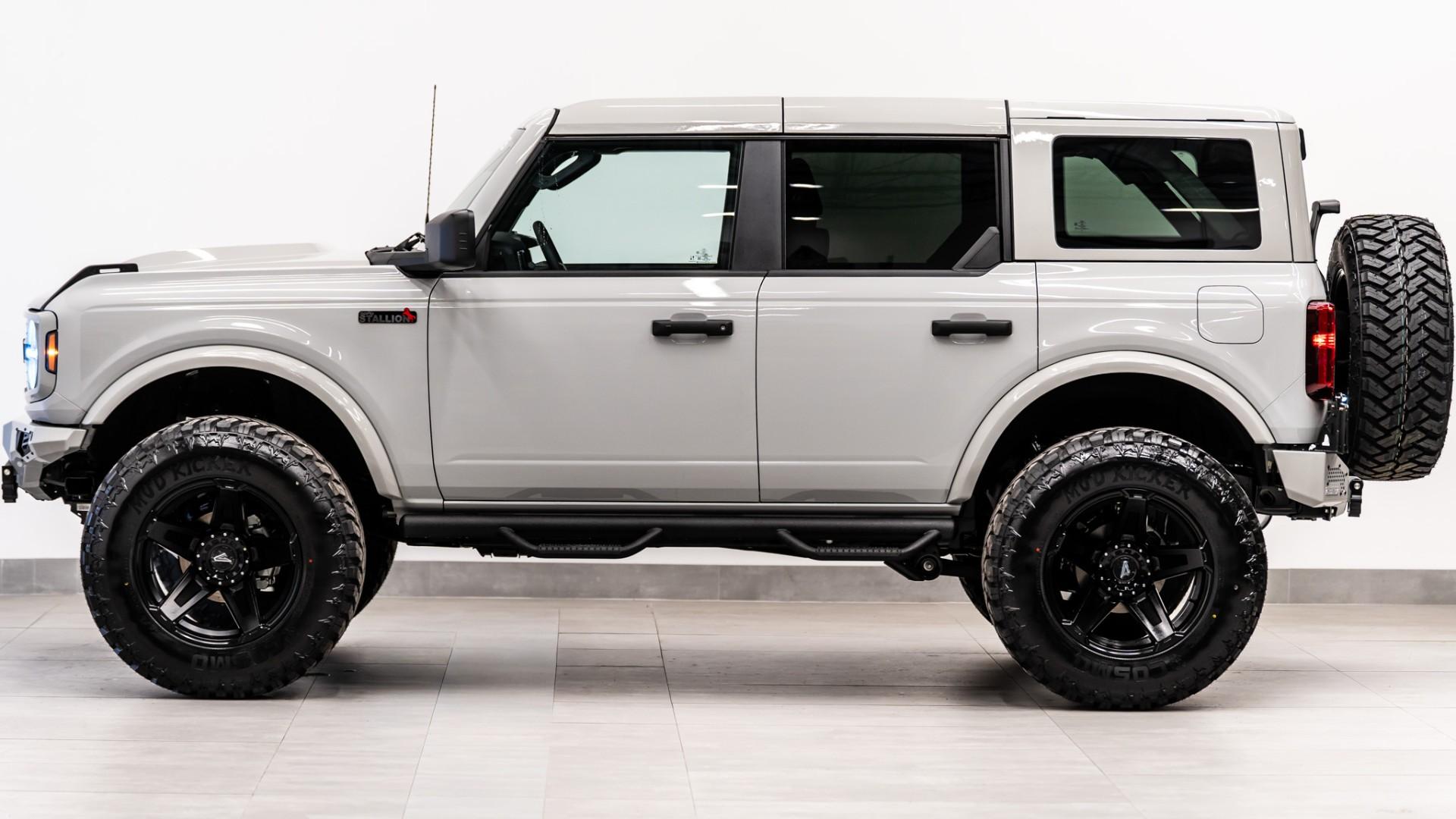 2026 FORD BRONCO 4X4 in Avalanche Gray, photo 10 of 60