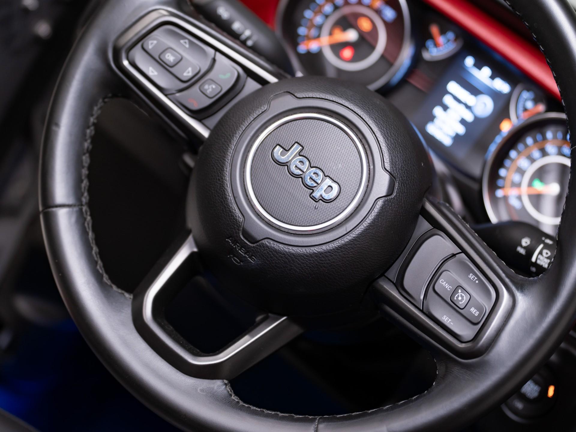 2022 JEEP GLADIATOR in Gun Metal Gray, photo 17 of 60