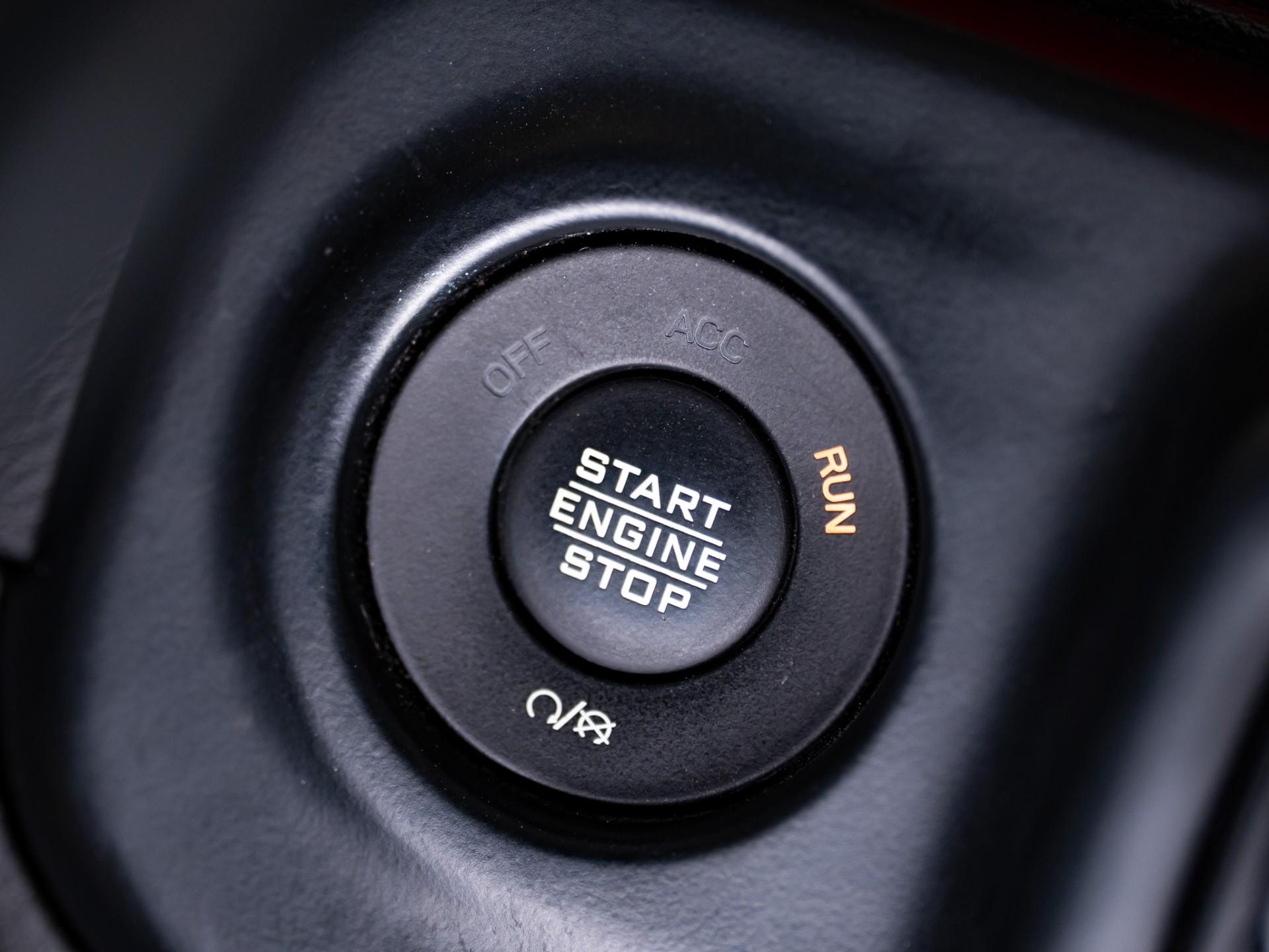 2022 JEEP GLADIATOR in Gun Metal Gray, photo 19 of 60