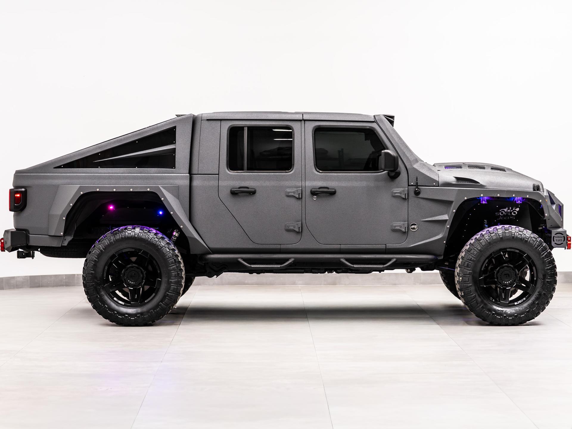2022 JEEP GLADIATOR in Gun Metal Gray, photo 7 of 60