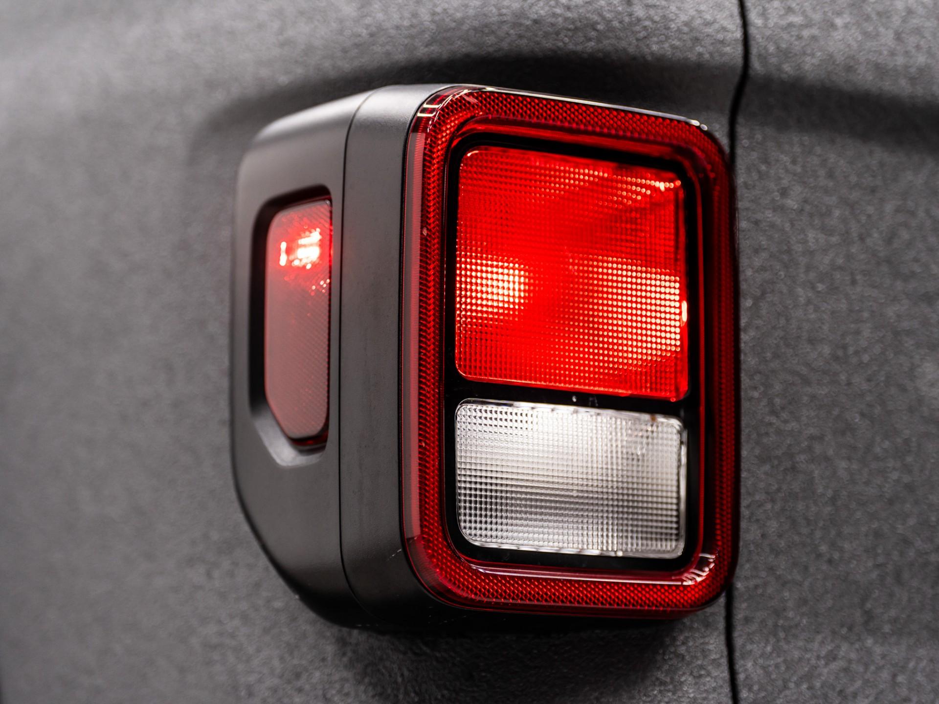 2022 JEEP GLADIATOR in Gun Metal Gray, photo 55 of 60