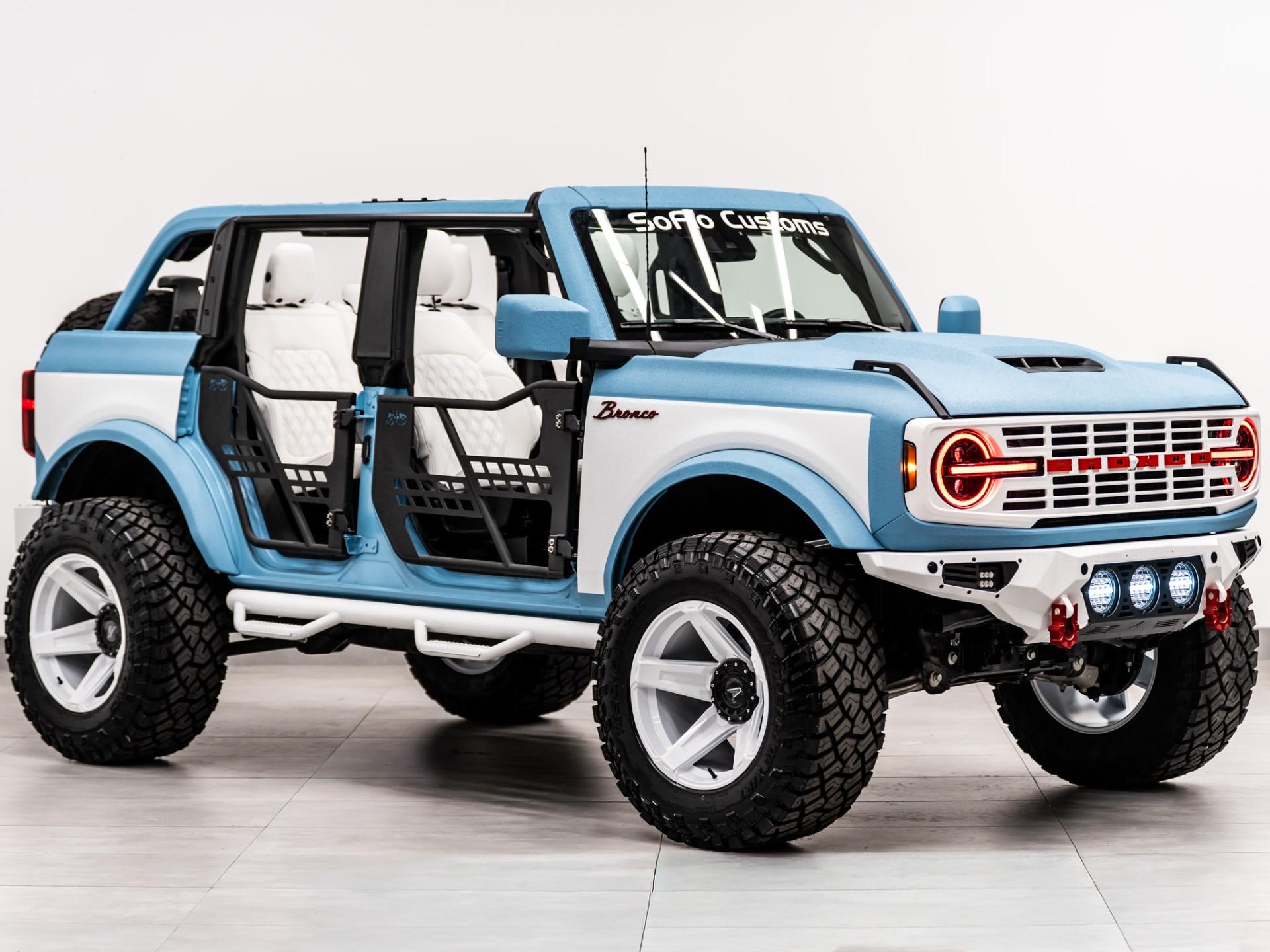 2026 FORD BRONCO 4X4 in Baby Blue, photo 2 of 58