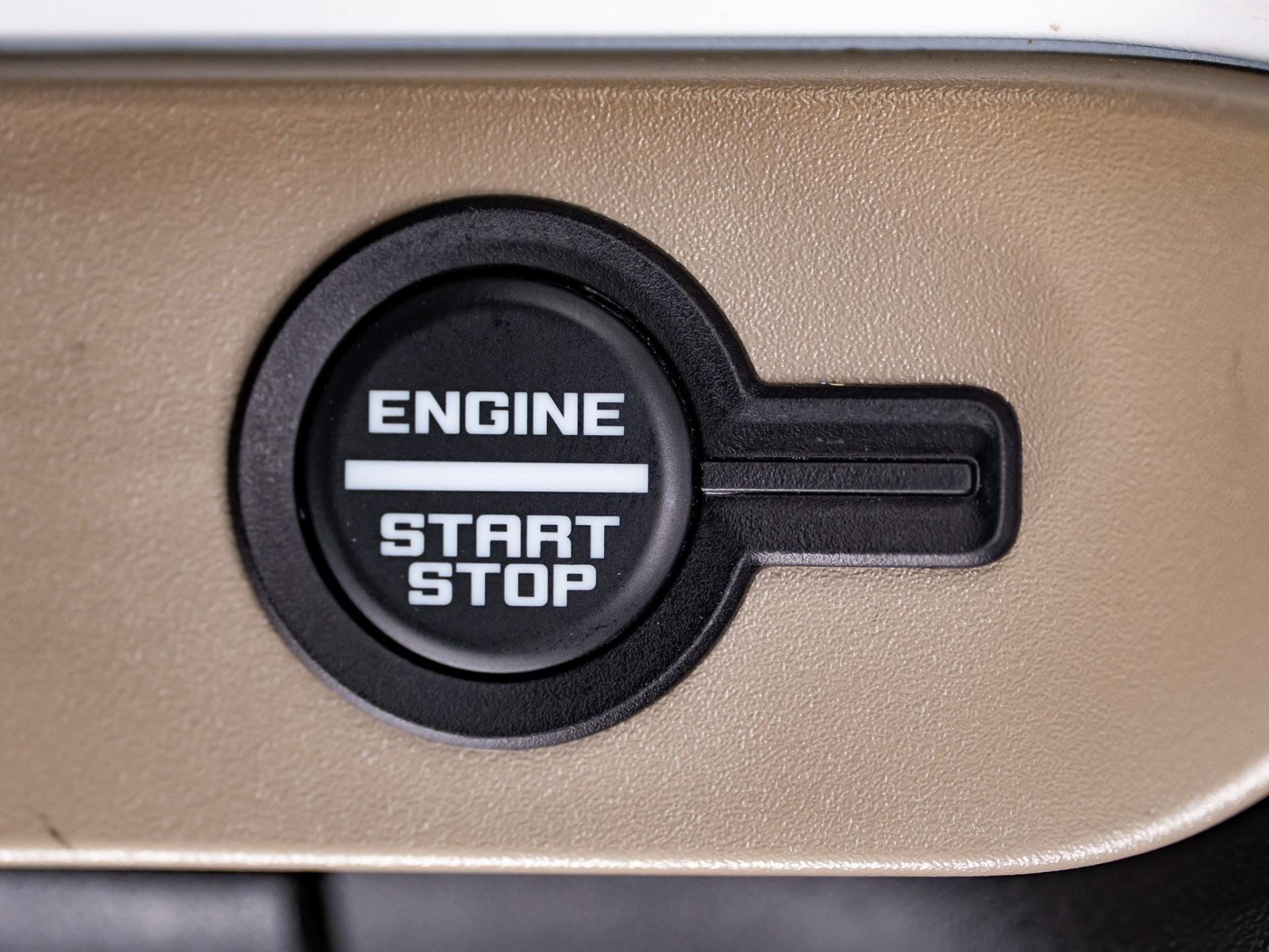 2026 FORD BRONCO 4X4 in Baby Blue, photo 31 of 58