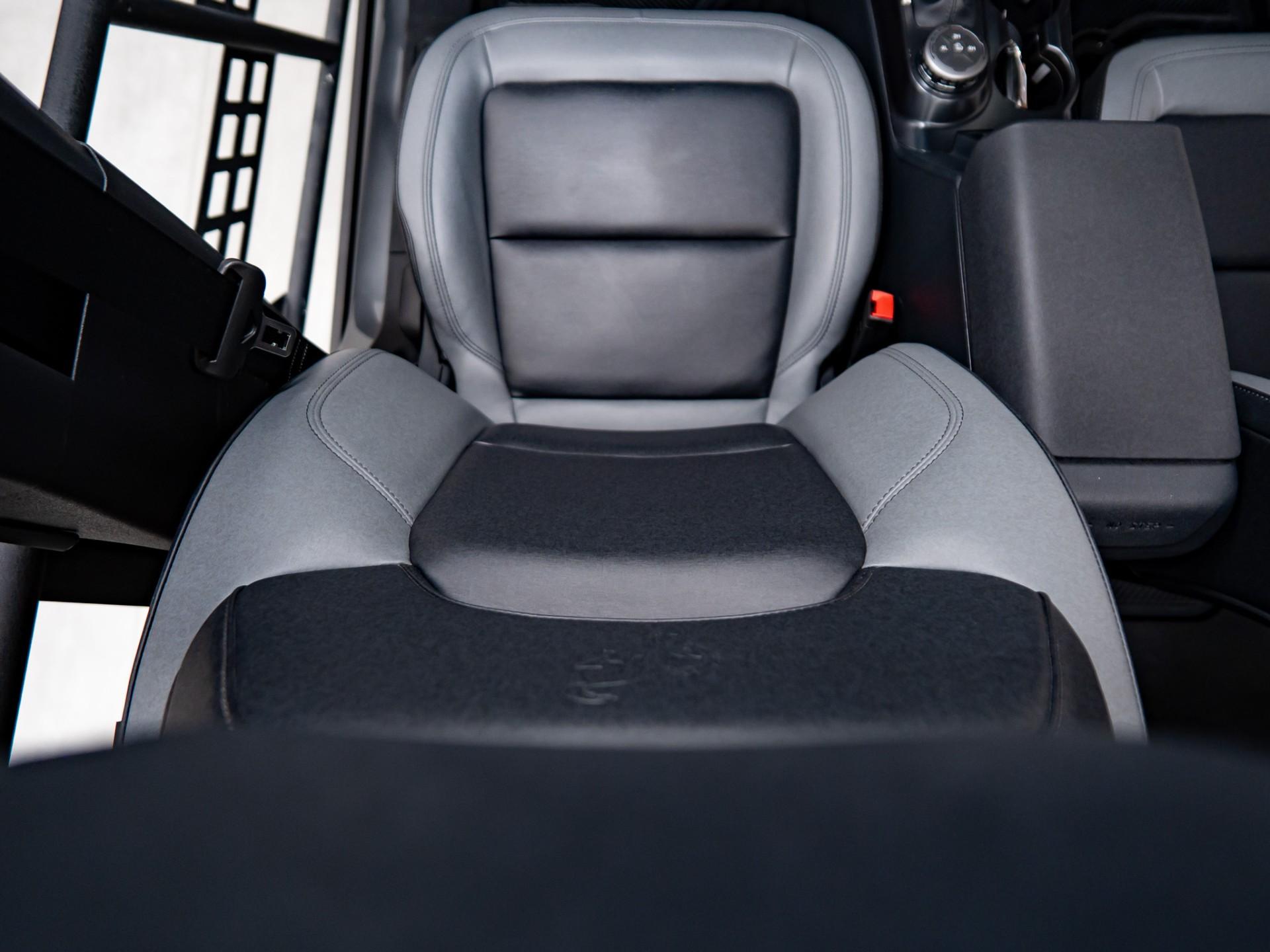 2024 FORD BRONCO 4X4 in Gray, photo 17 of 60