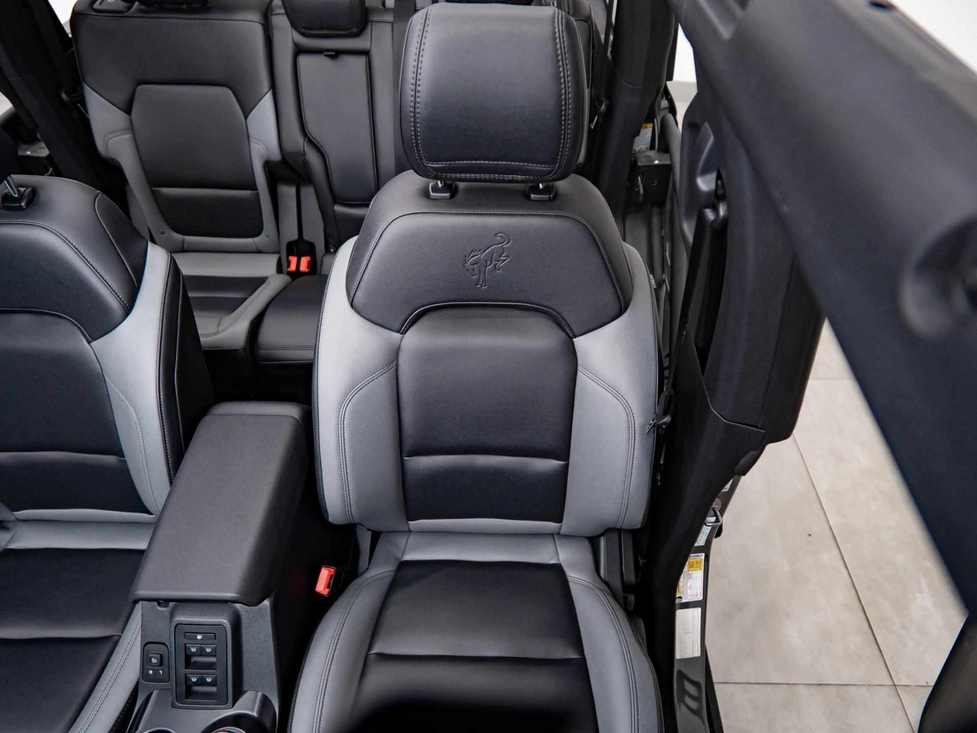 2024 FORD BRONCO 4X4 in Gray, photo 32 of 60