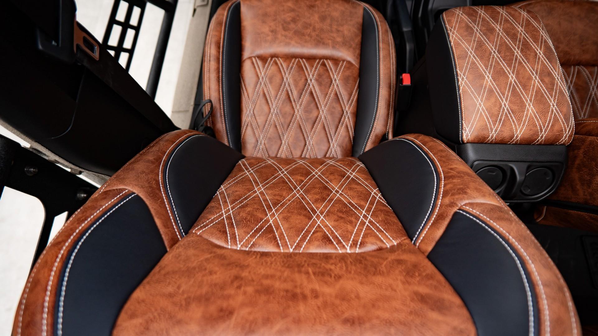 2026 JEEP GLADIATOR 4X4 in Tan, photo 34 of 57