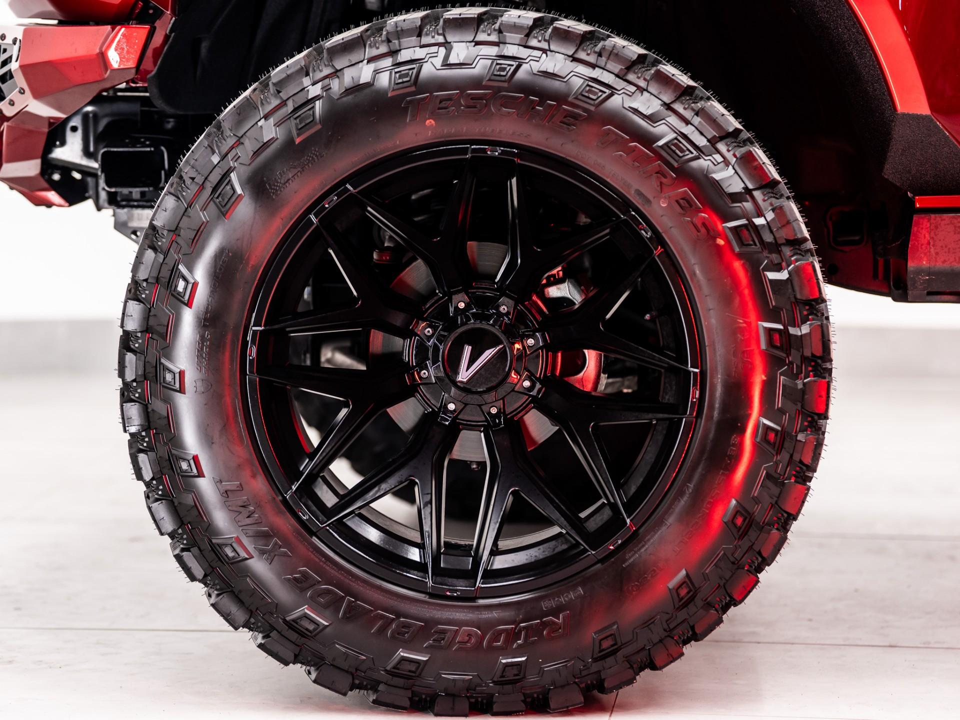 2026 FORD BRONCO 4X4 in Ruby Red Metallic Tinted Clearcoat, photo 17 of 56