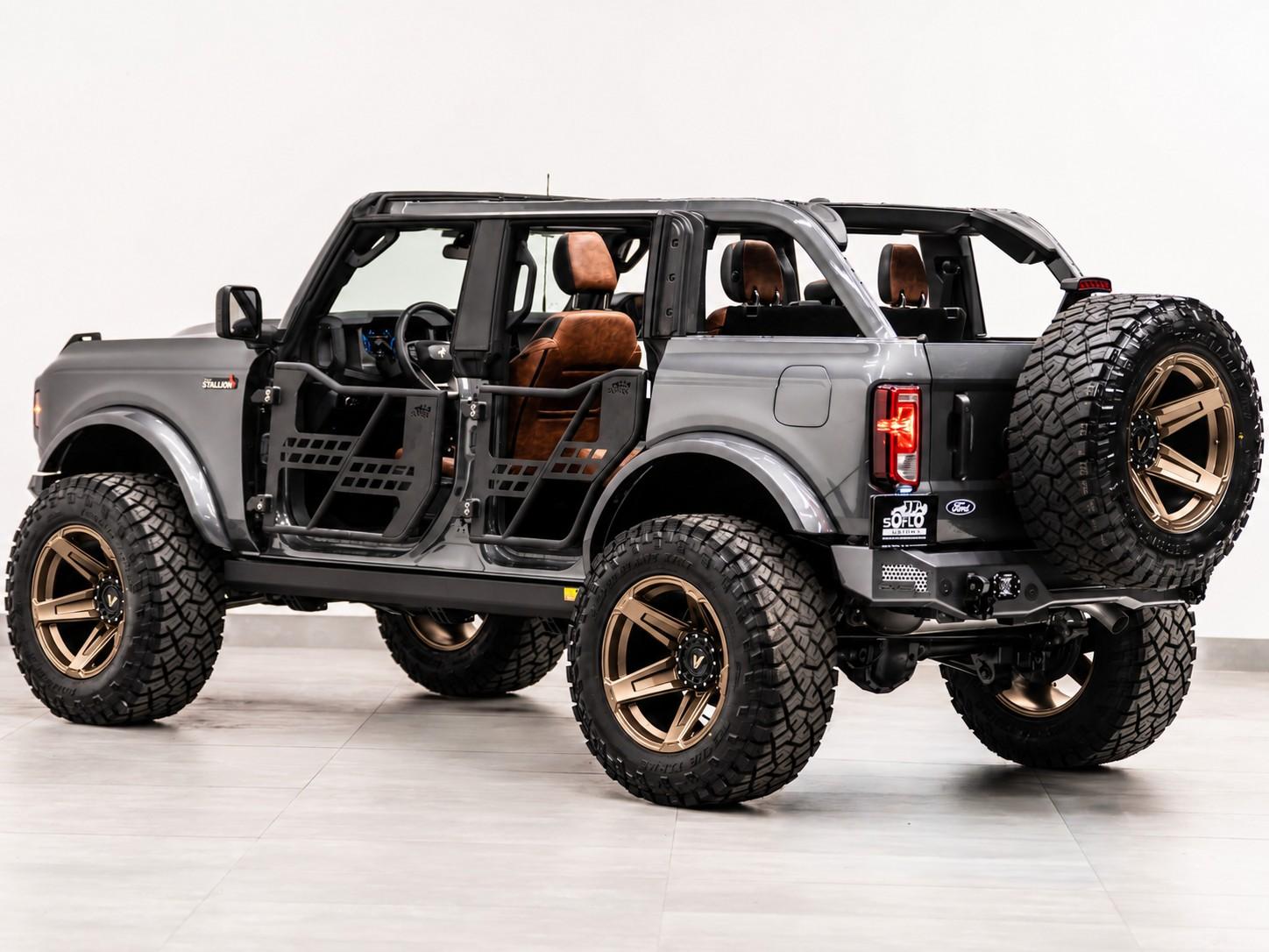 2026 FORD BRONCO 4X4 in Carbonized Gray Metallic, photo 4 of 57