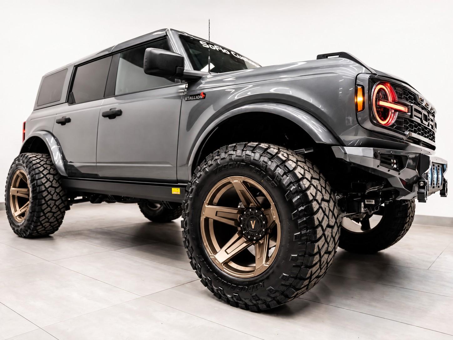 2026 FORD BRONCO 4X4 in Carbonized Gray Metallic, photo 8 of 57