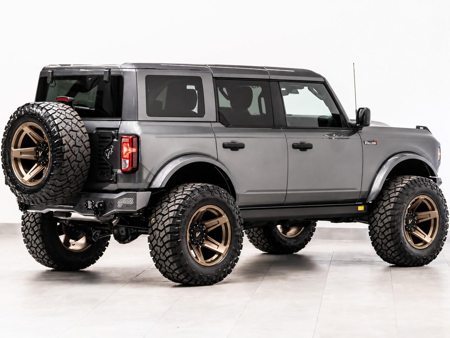 2026 FORD BRONCO 4X4 in Carbonized Gray Metallic, photo 10 of 57
