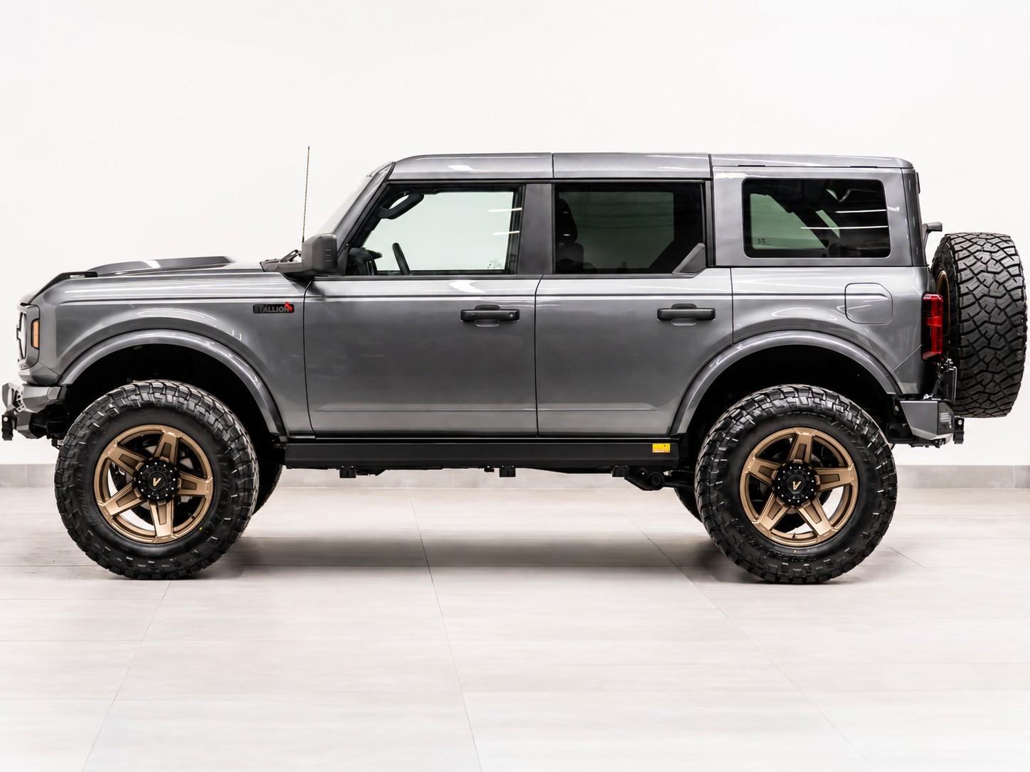 2026 FORD BRONCO 4X4 in Carbonized Gray Metallic, photo 12 of 57