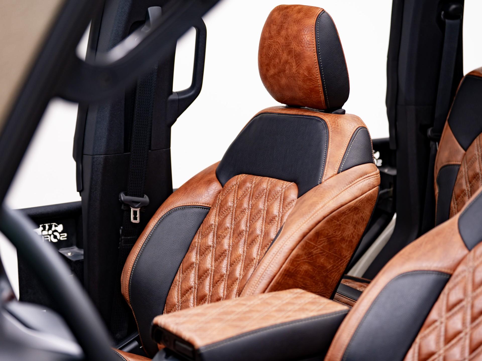 2026 FORD BRONCO 4X4 in Tan, photo 17 of 59