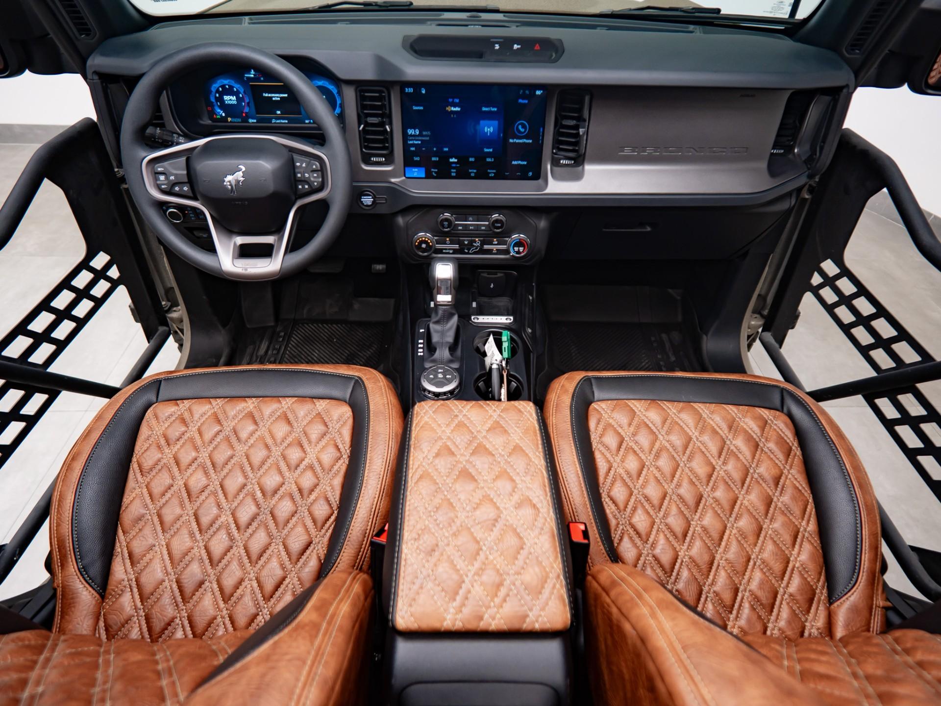 2026 FORD BRONCO 4X4 in Tan, photo 3 of 59