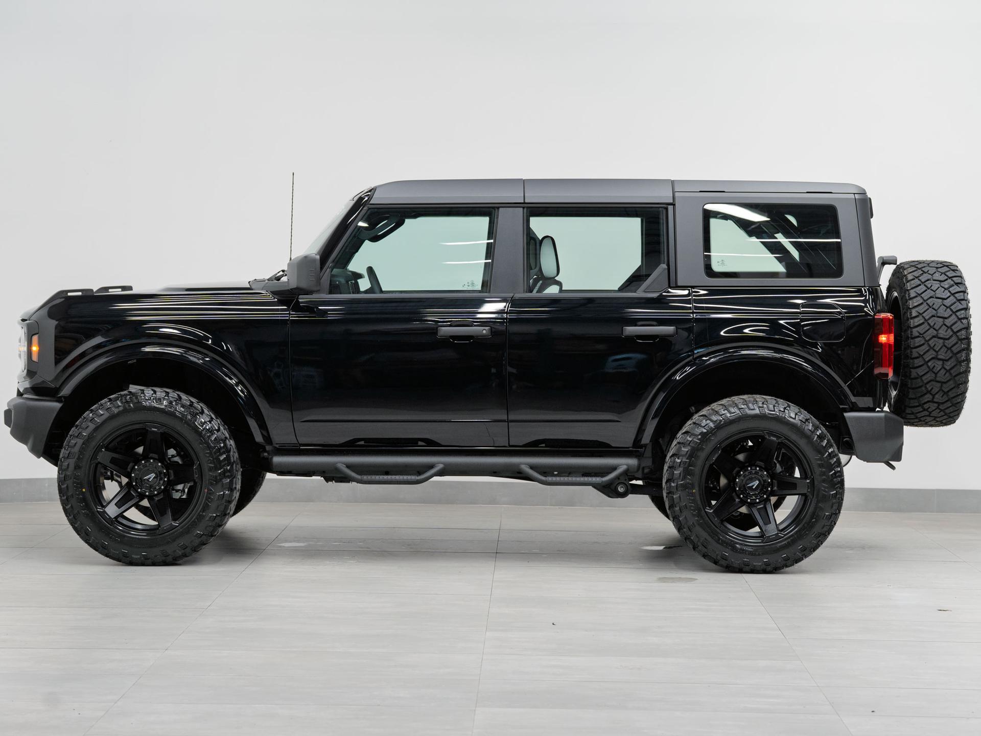 2026 FORD BRONCO 4X4 in Black, photo 8 of 45