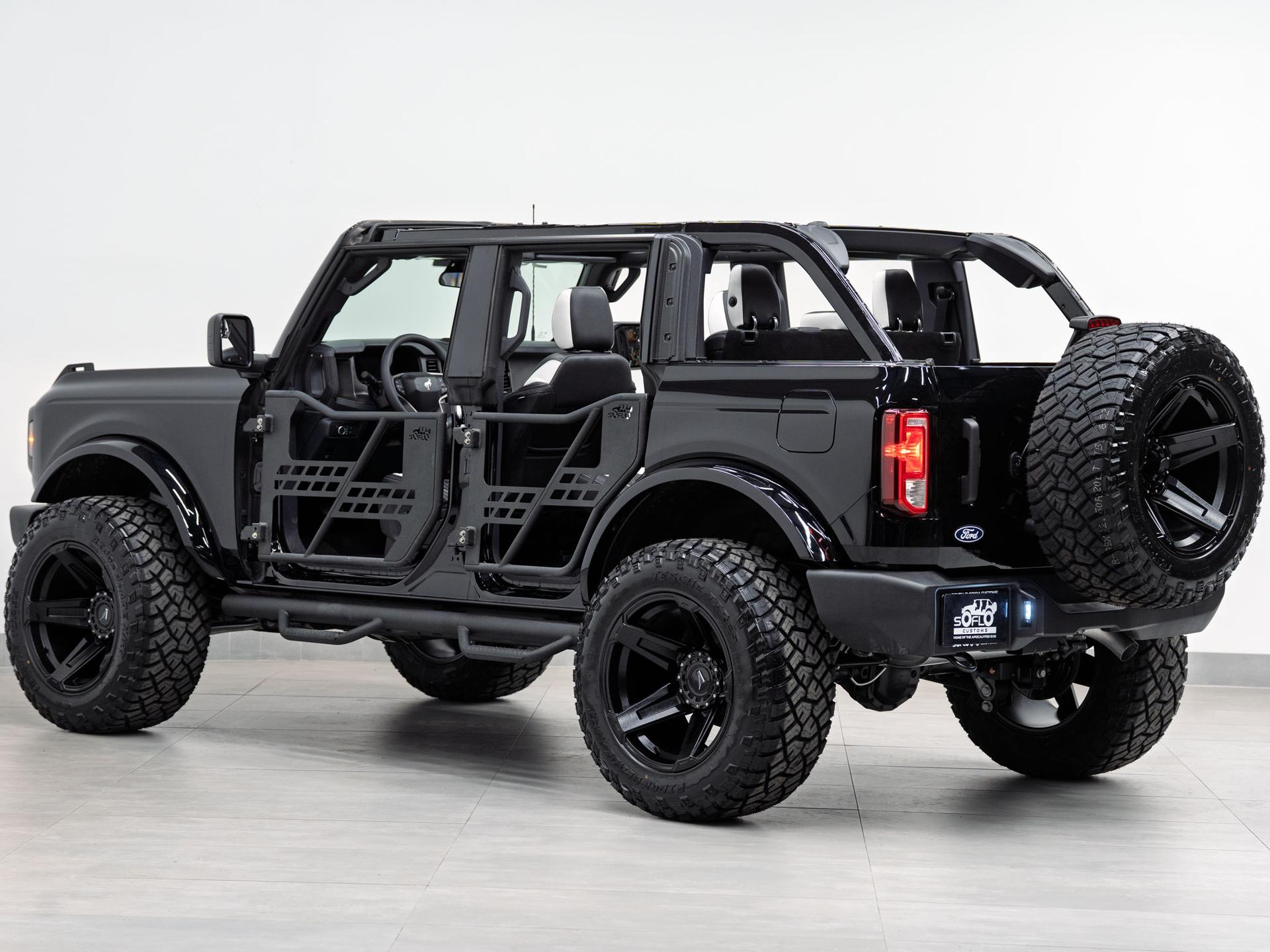 2026 FORD BRONCO 4X4 in Black, photo 15 of 45