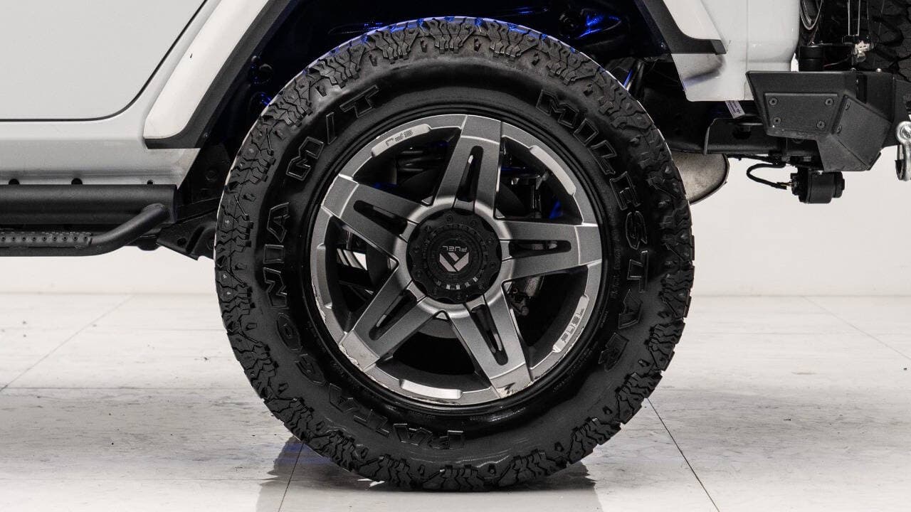 2022 JEEP WRANGLER 4X4 in White, photo 21 of 33