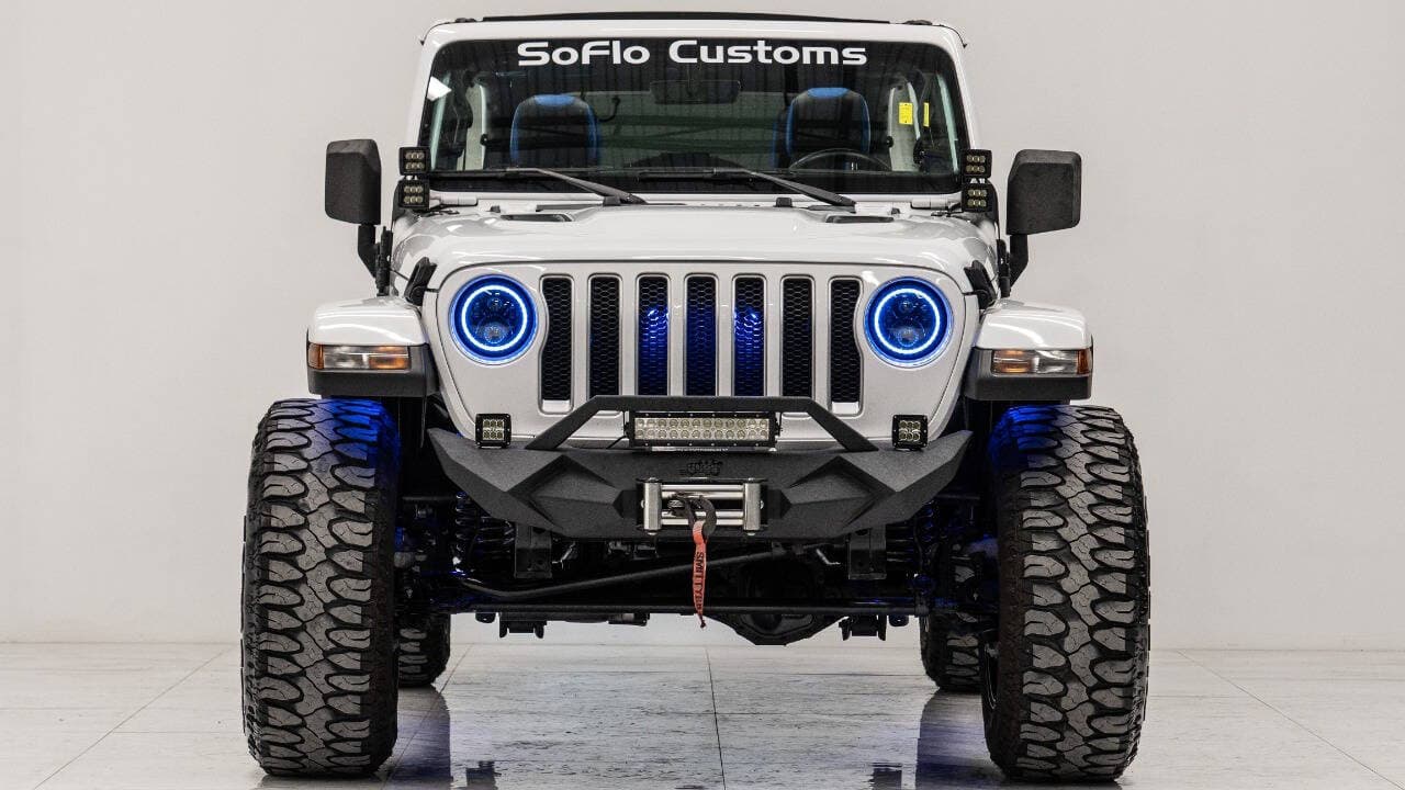 2022 JEEP WRANGLER 4X4 in White, photo 4 of 33