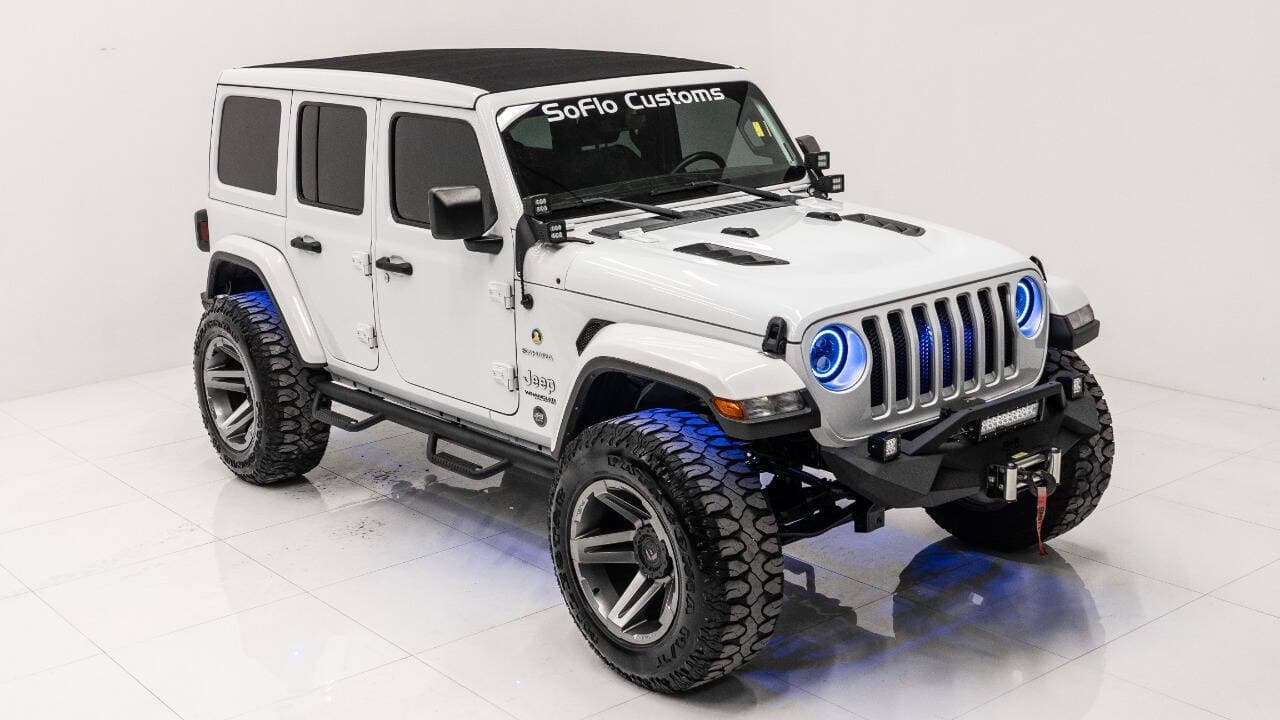 2022 JEEP WRANGLER 4X4 in White, photo 6 of 33