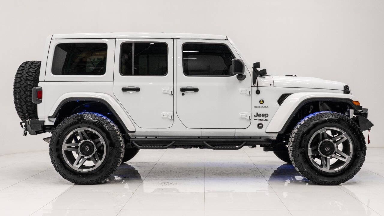 2022 JEEP WRANGLER 4X4 in White, photo 7 of 33