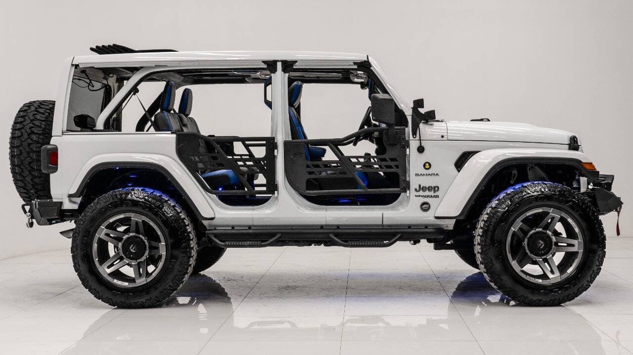 2022 JEEP WRANGLER 4X4 in White, photo 24 of 33