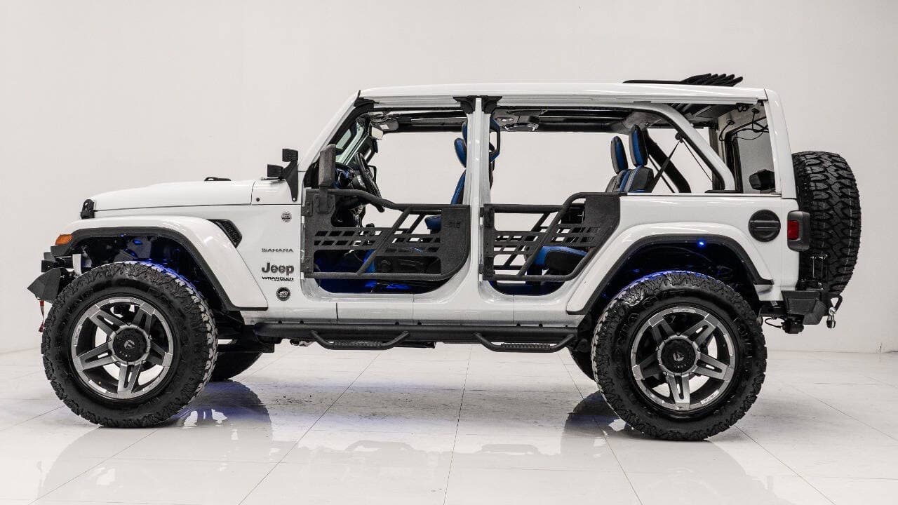 2022 JEEP WRANGLER 4X4 in White, photo 26 of 33