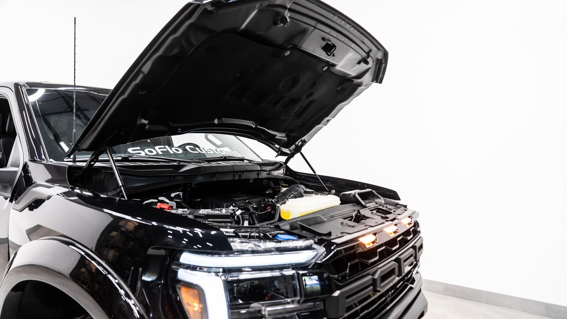 2025 FORD F-150 LARIAT in Agate Black Metallic, photo 16 of 57