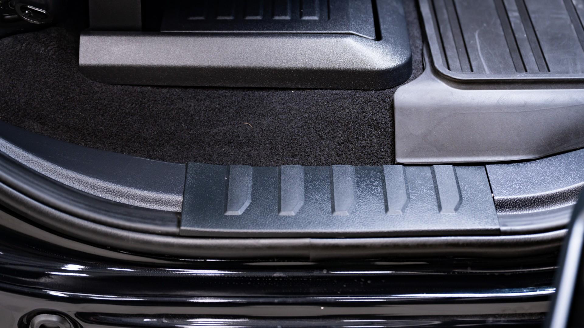 2025 FORD F-150 LARIAT in Agate Black Metallic, photo 23 of 57