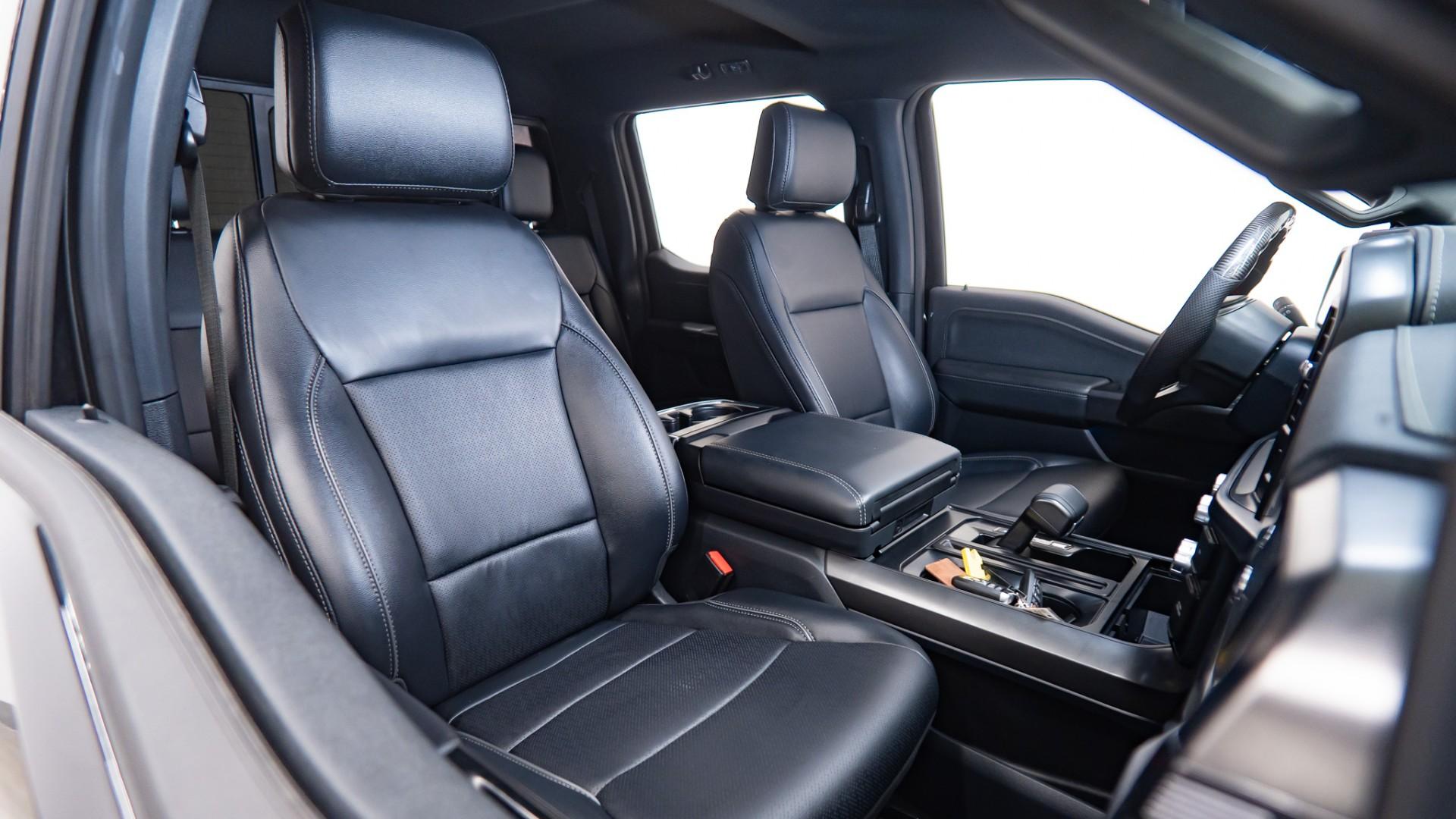 2025 FORD F-150 LARIAT in Agate Black Metallic, photo 35 of 57
