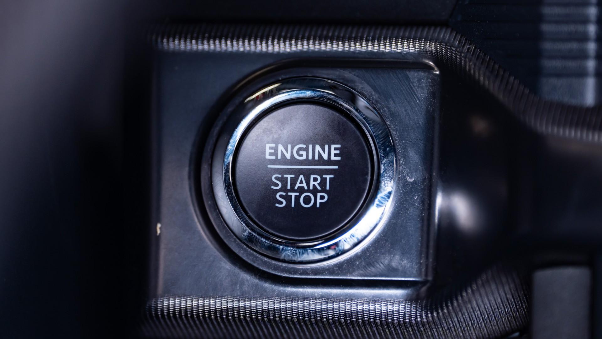 2025 FORD F-150 LARIAT in Agate Black Metallic, photo 41 of 57
