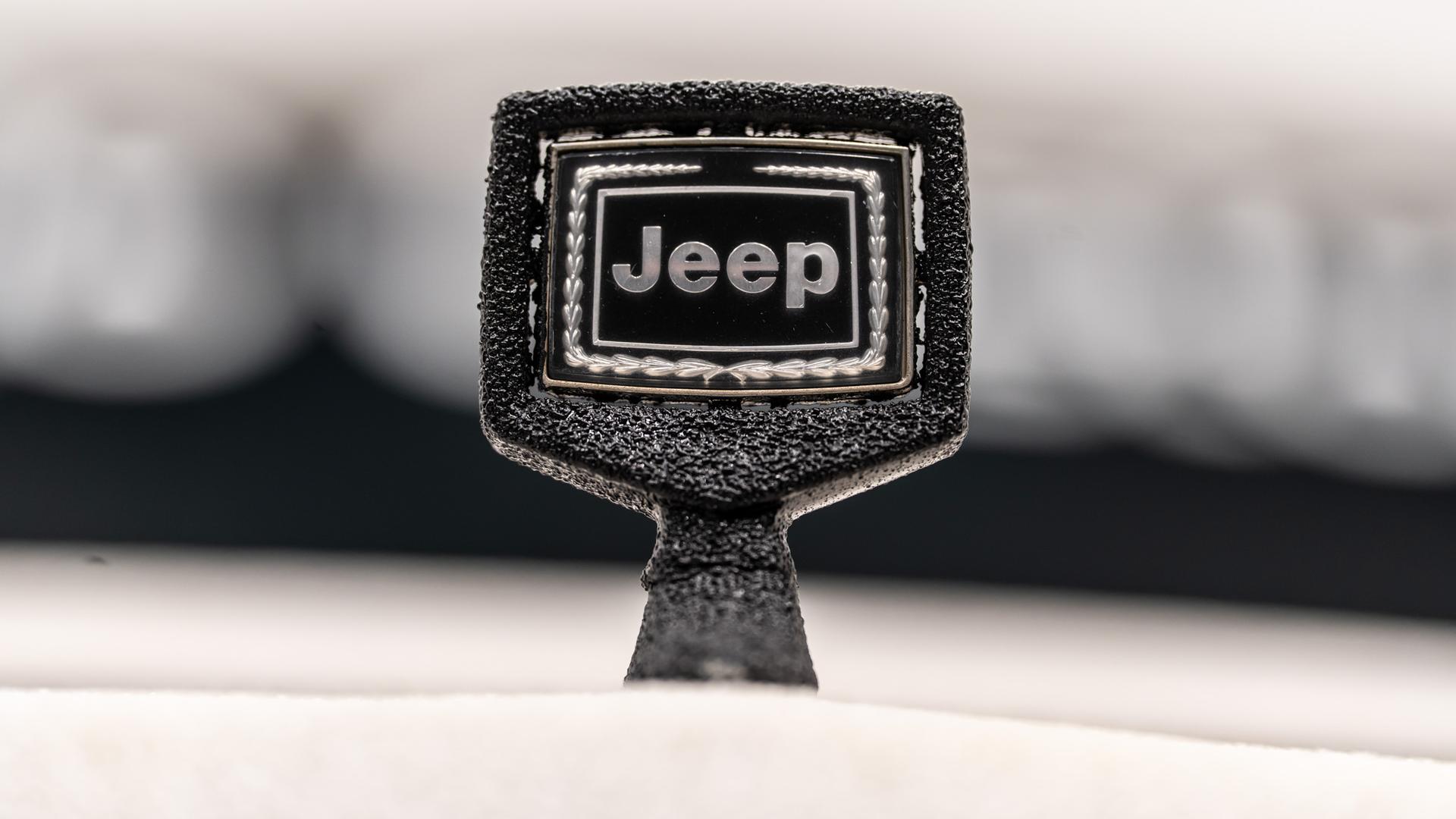 2018 JEEP GRAND WAGONEER in White, photo 17 of 47