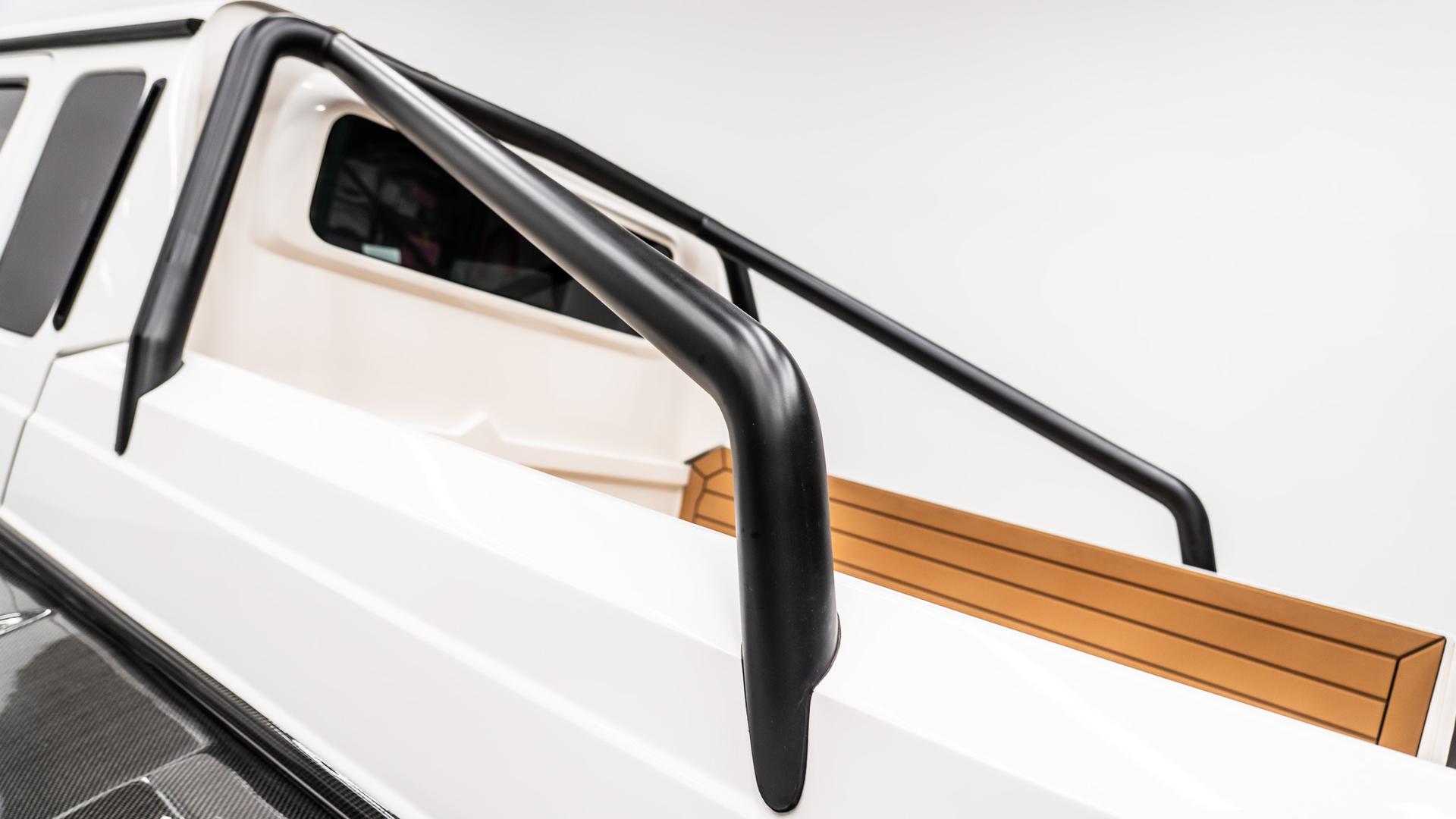 2026 MERCEDES-BENZ G-CLASS in White, photo 14 of 60