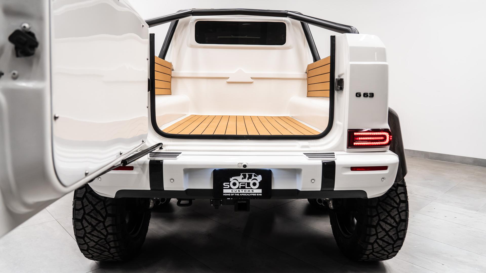 2026 MERCEDES-BENZ G-CLASS in White, photo 10 of 60