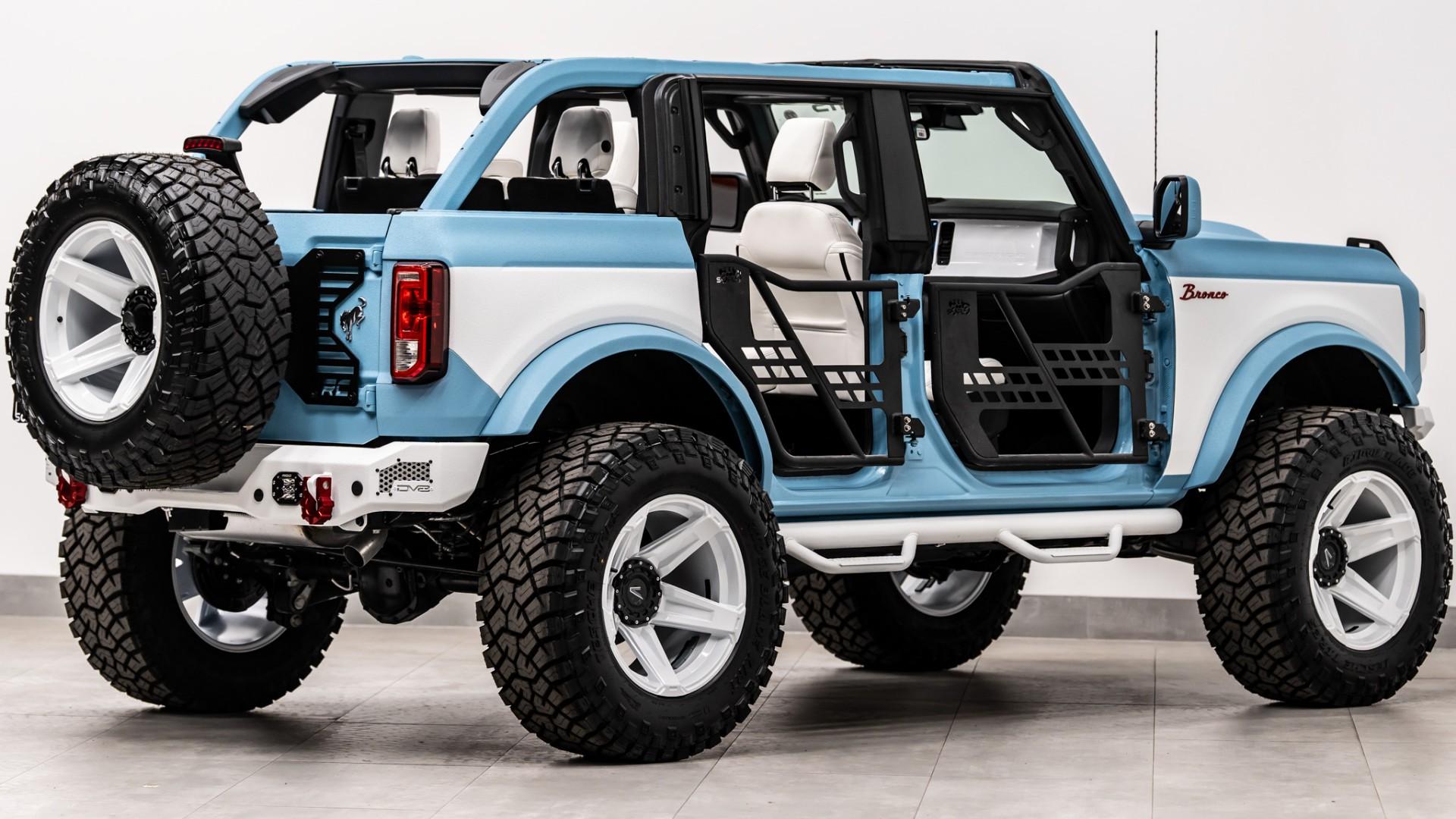 2026 FORD BRONCO 4X4 in Baby Blue, photo 26 of 50