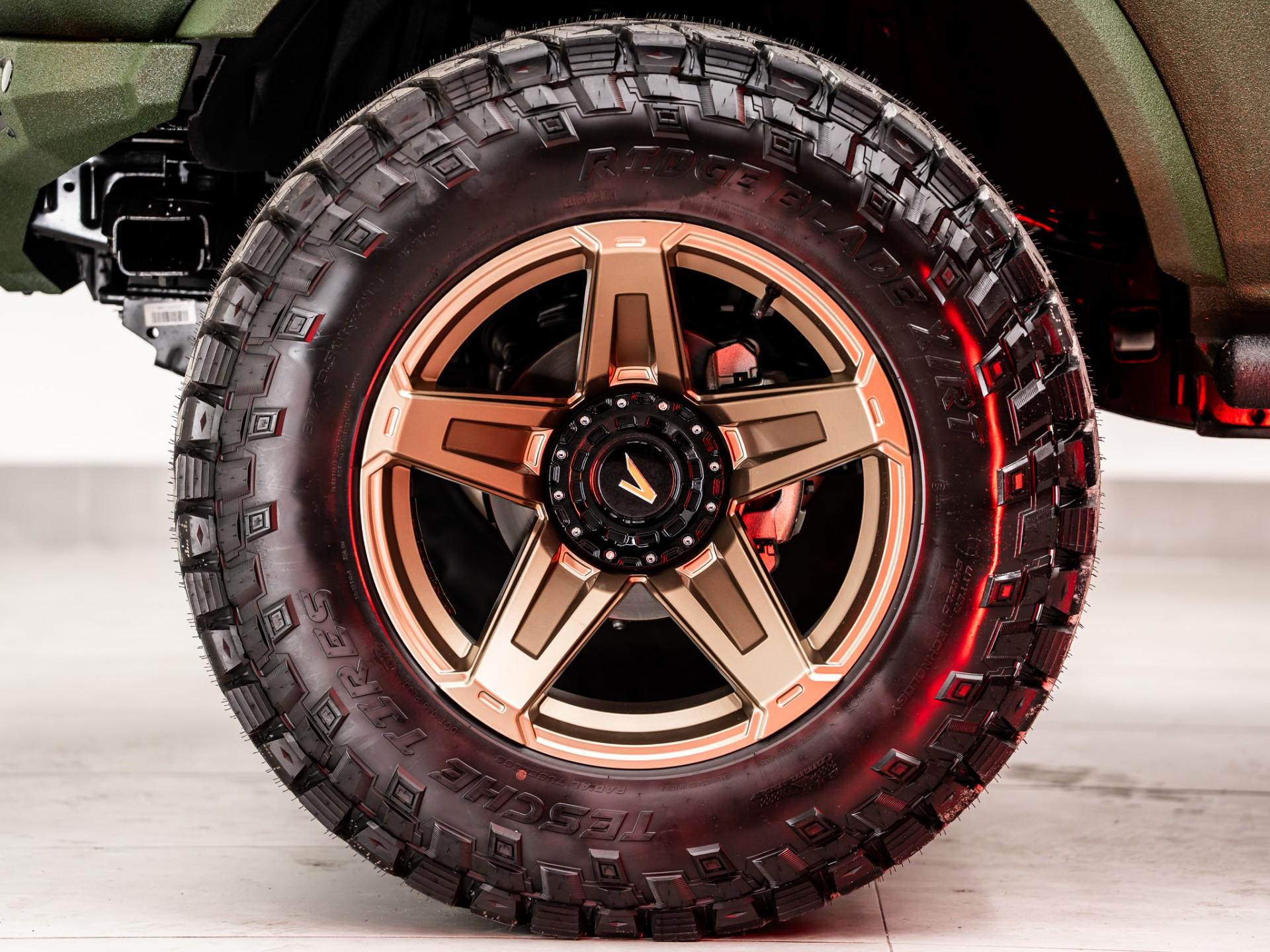 2026 FORD BRONCO 4X4 in Green, photo 24 of 50