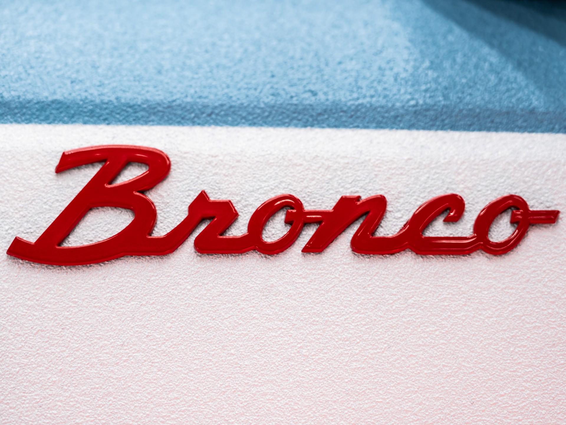 2026 FORD BRONCO 4X4 in Baby Blue, photo 17 of 51