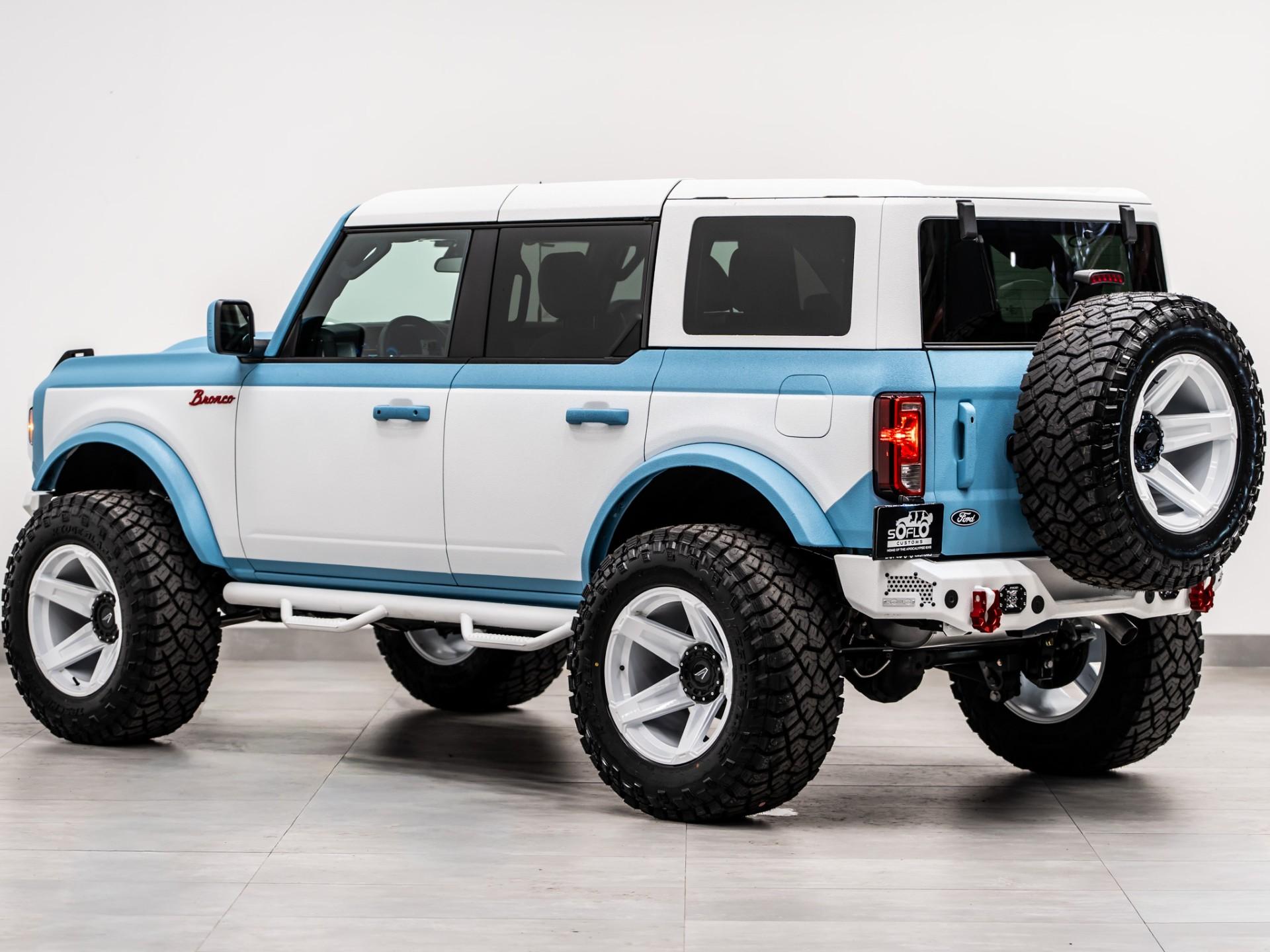 2026 FORD BRONCO 4X4 in Baby Blue, photo 11 of 51