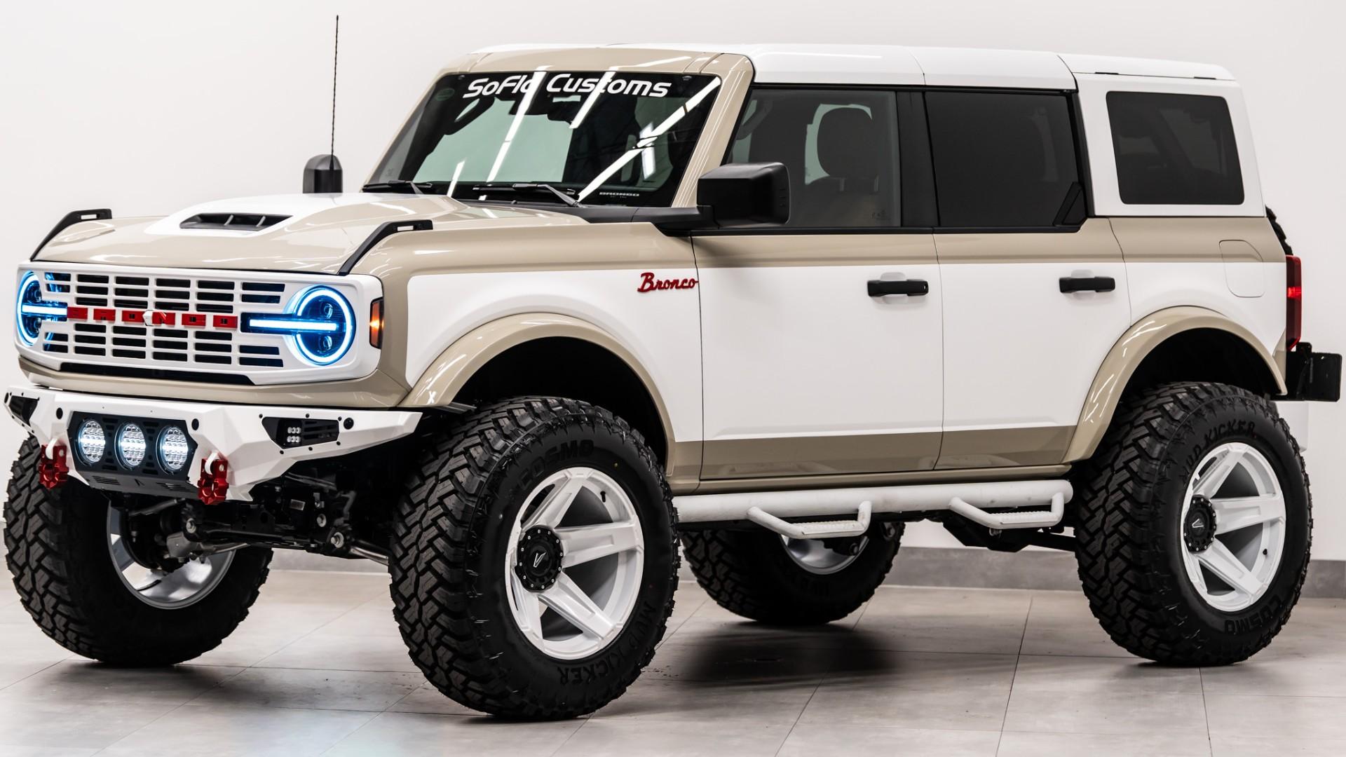 2026 FORD BRONCO 4X4 in Tan, photo 9 of 60