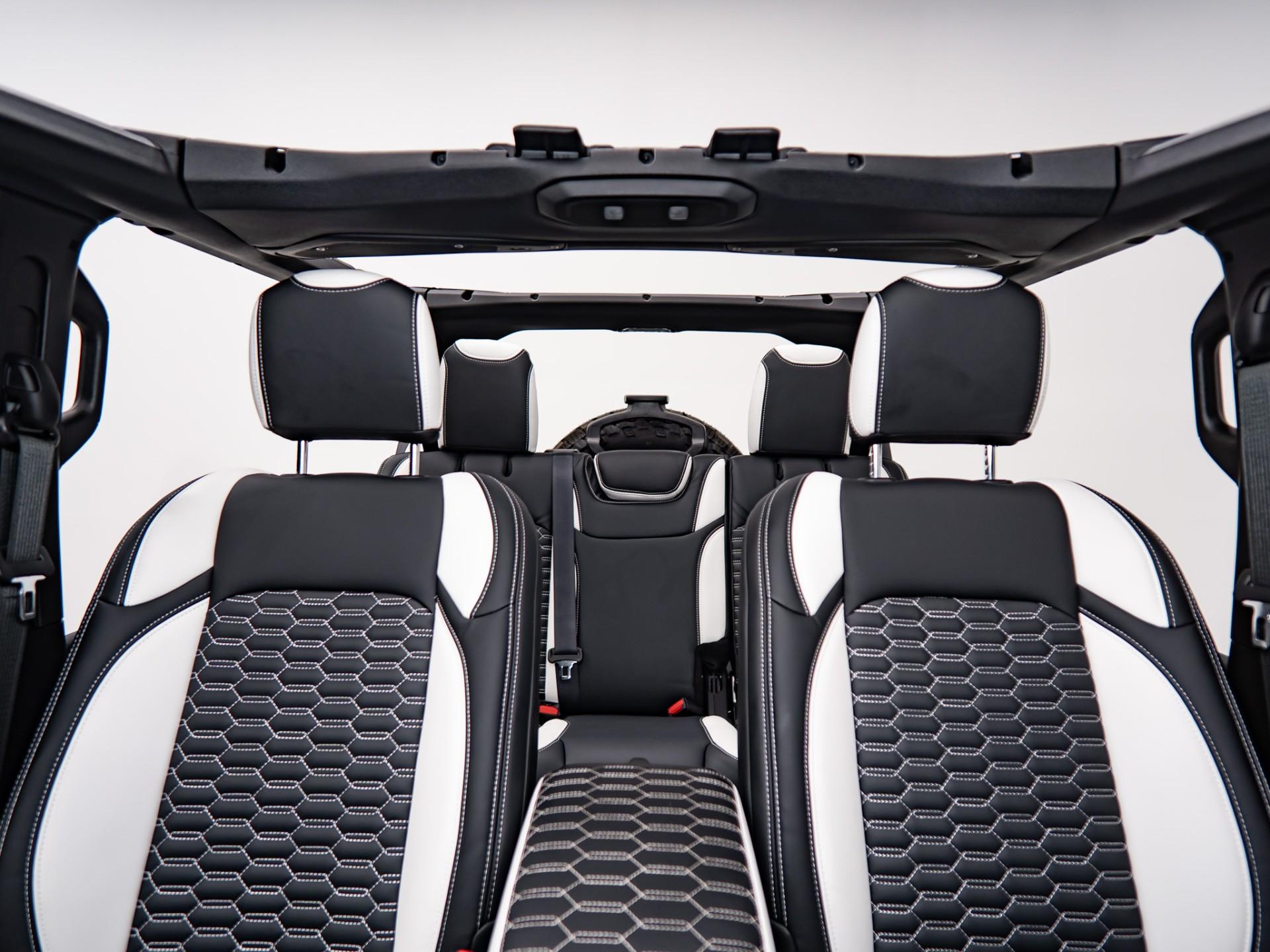 2026 JEEP WRANGLER 4X4 in Black Clearcoat, photo 5 of 52