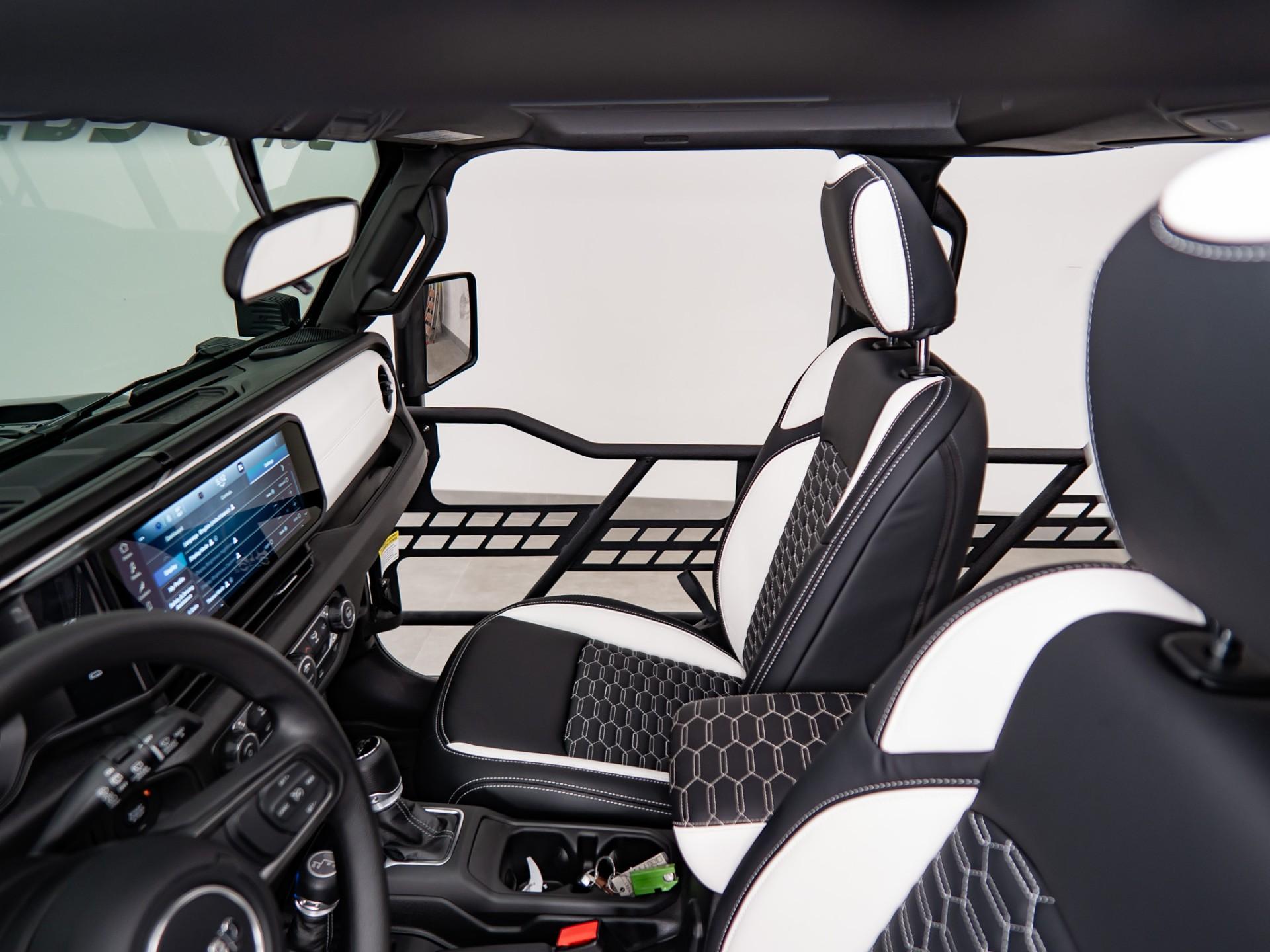 2026 JEEP WRANGLER 4X4 in Black Clearcoat, photo 23 of 52