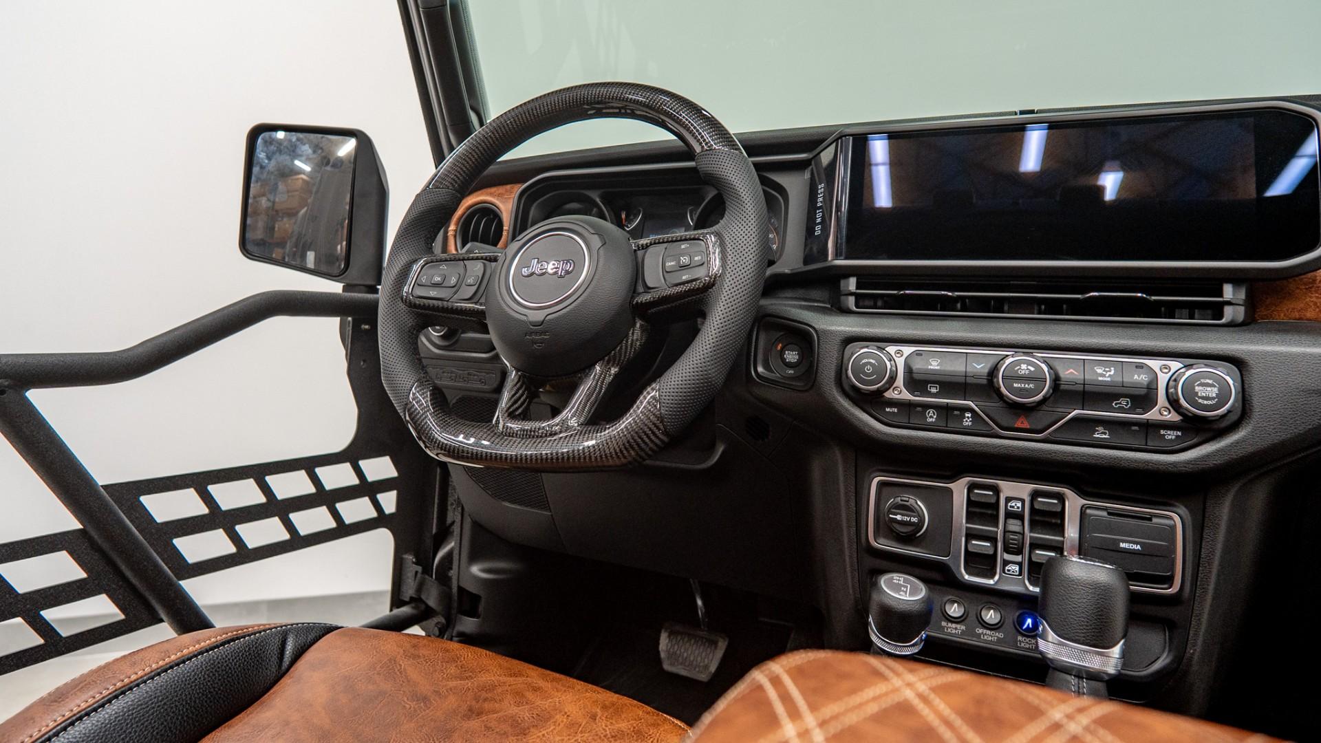 2026 JEEP GLADIATOR in Black, photo 36 of 60